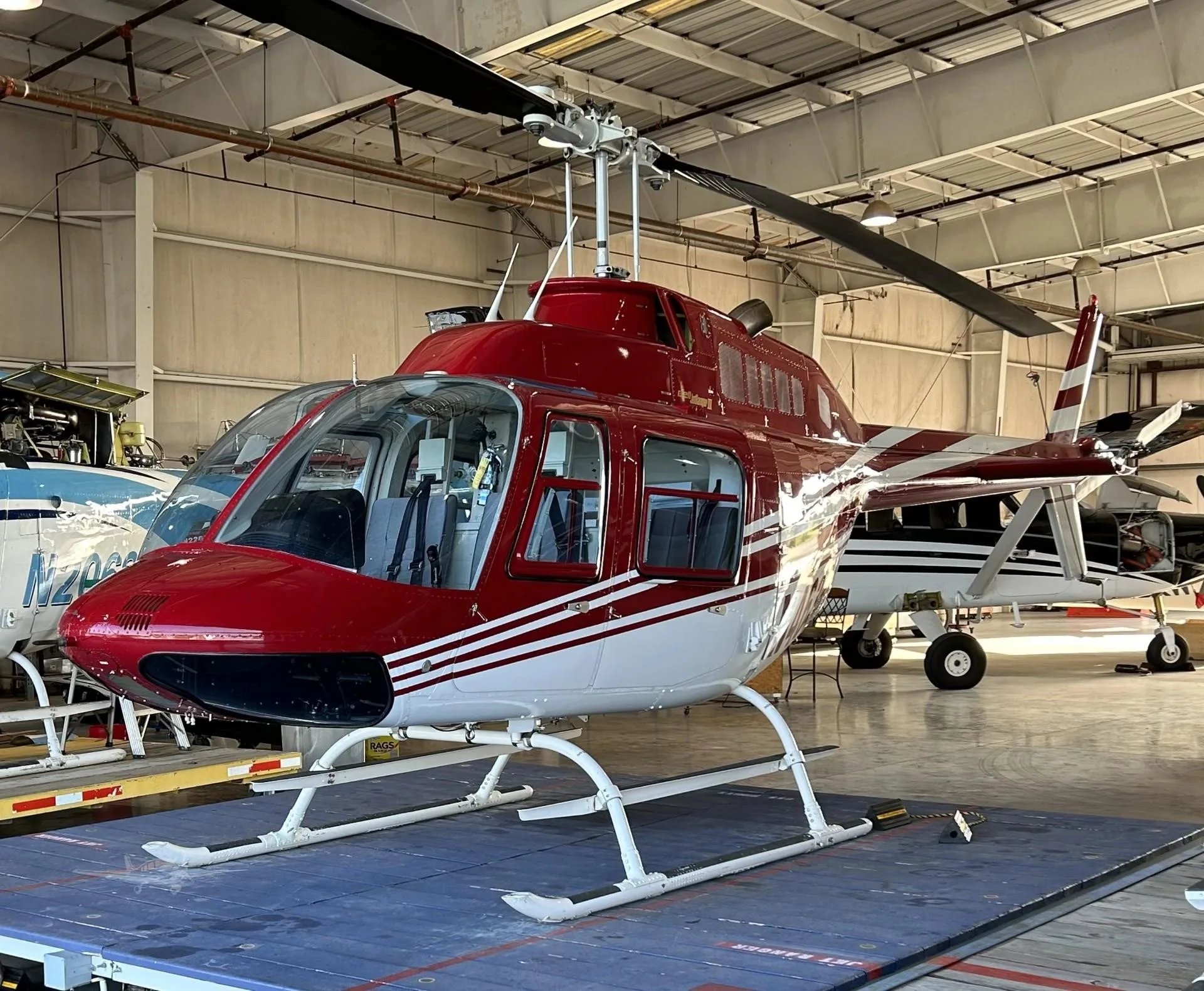 Exterior view of a 1997 BELL 206B III, N463RA.