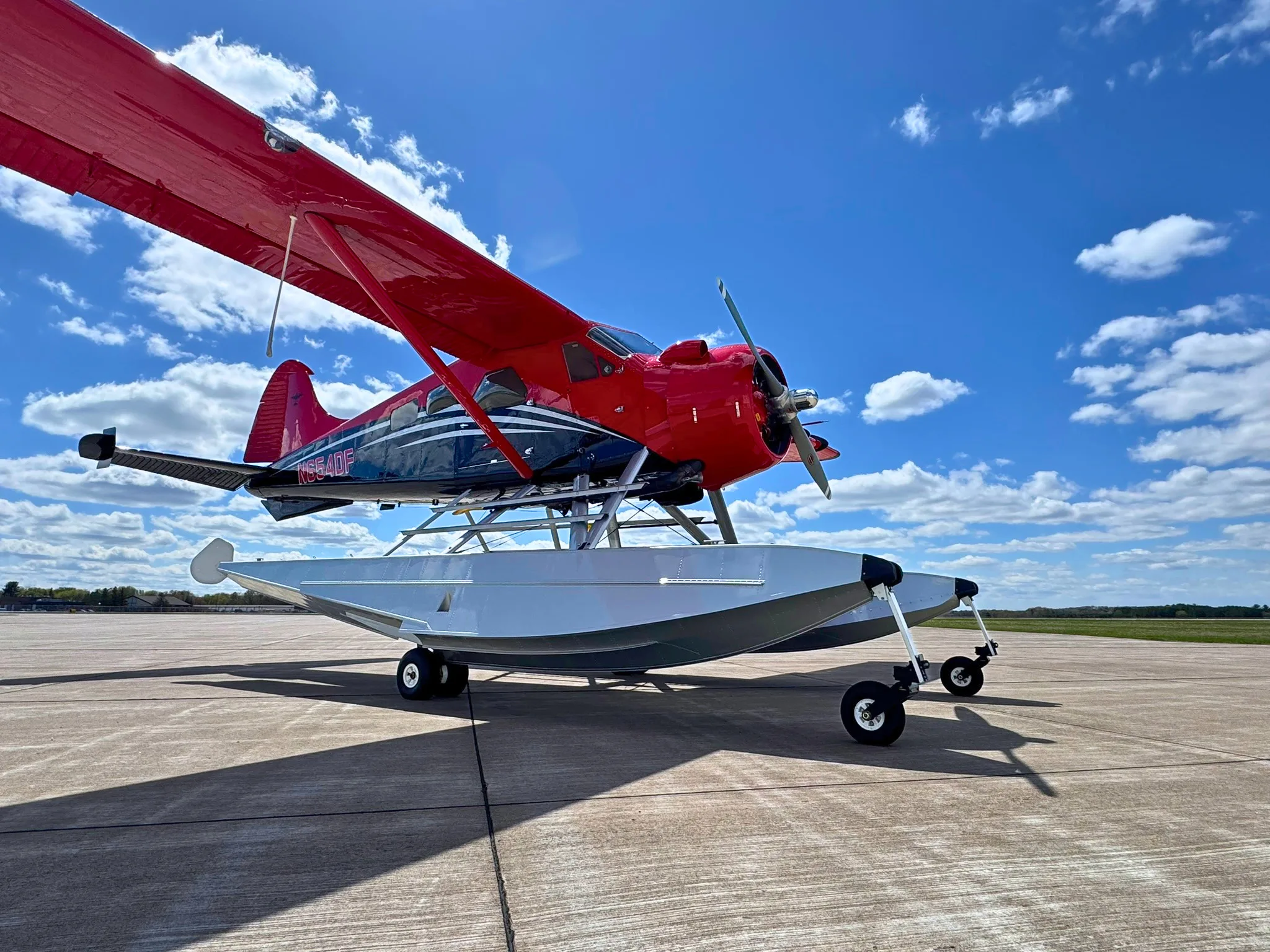 Exterior view of a 1954, N654DF.
