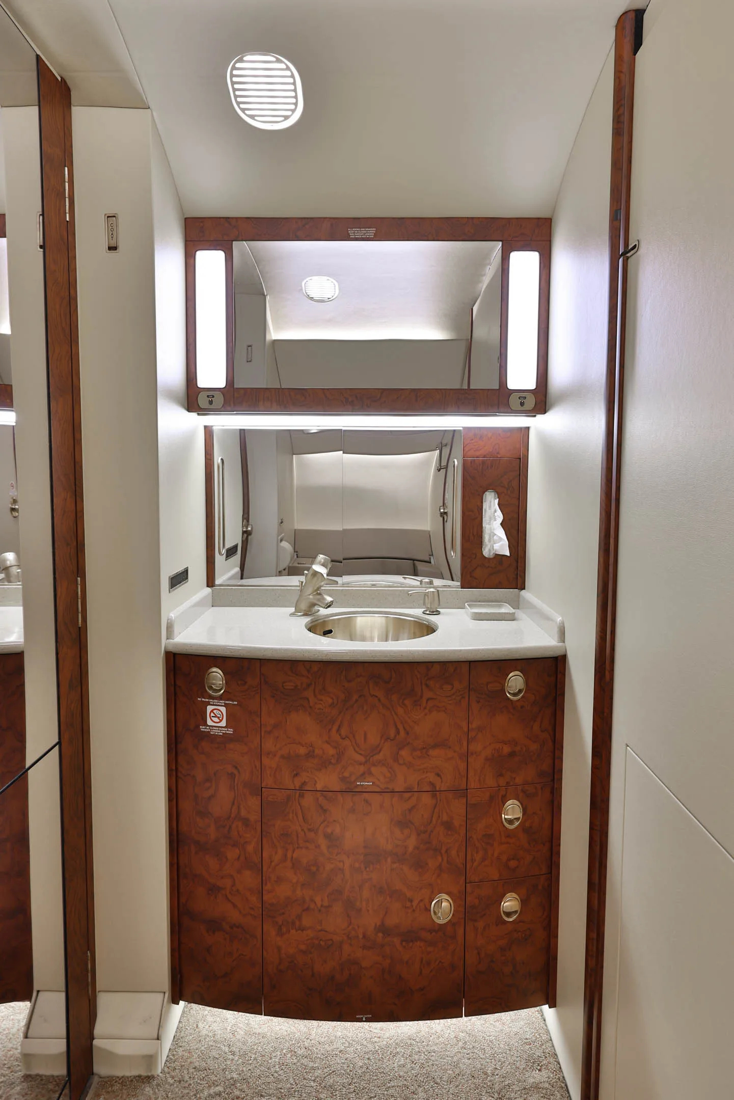 Cabin interior of a Dassault Falcon 2000LX.