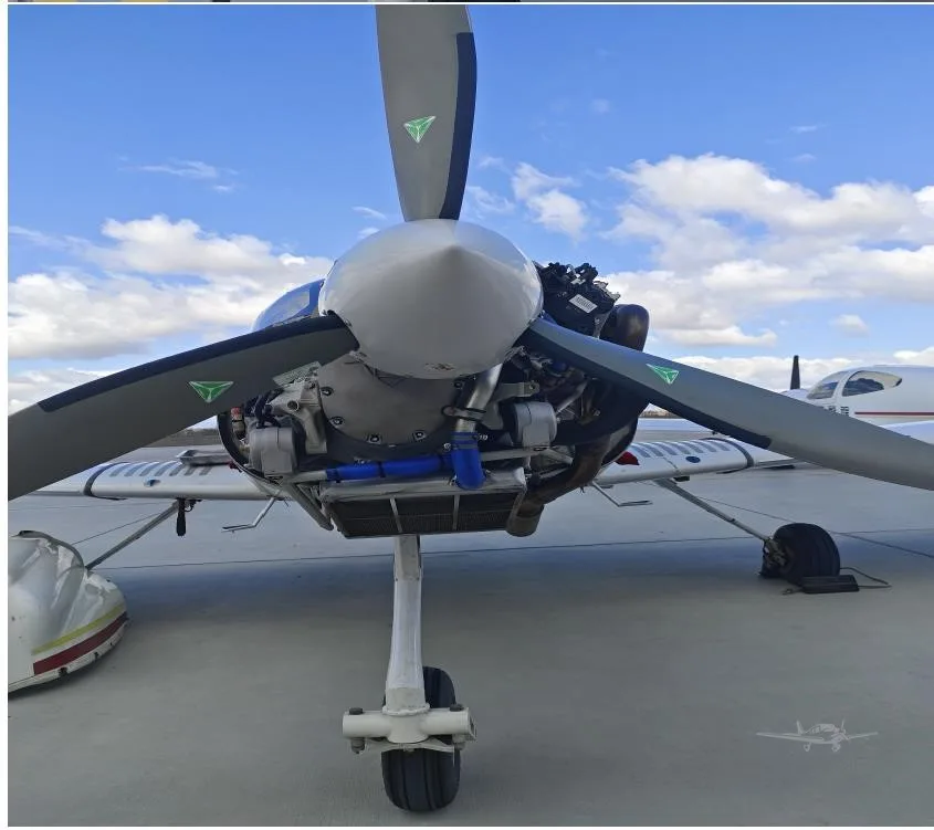 Exterior view of a 2020 DIAMOND DA40 NG, B-10Z2.