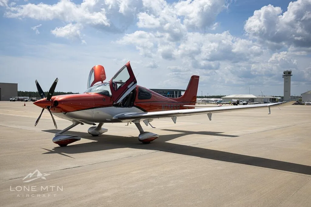 Exterior view of a 2017 Cirrus SR22T G6 GTS.