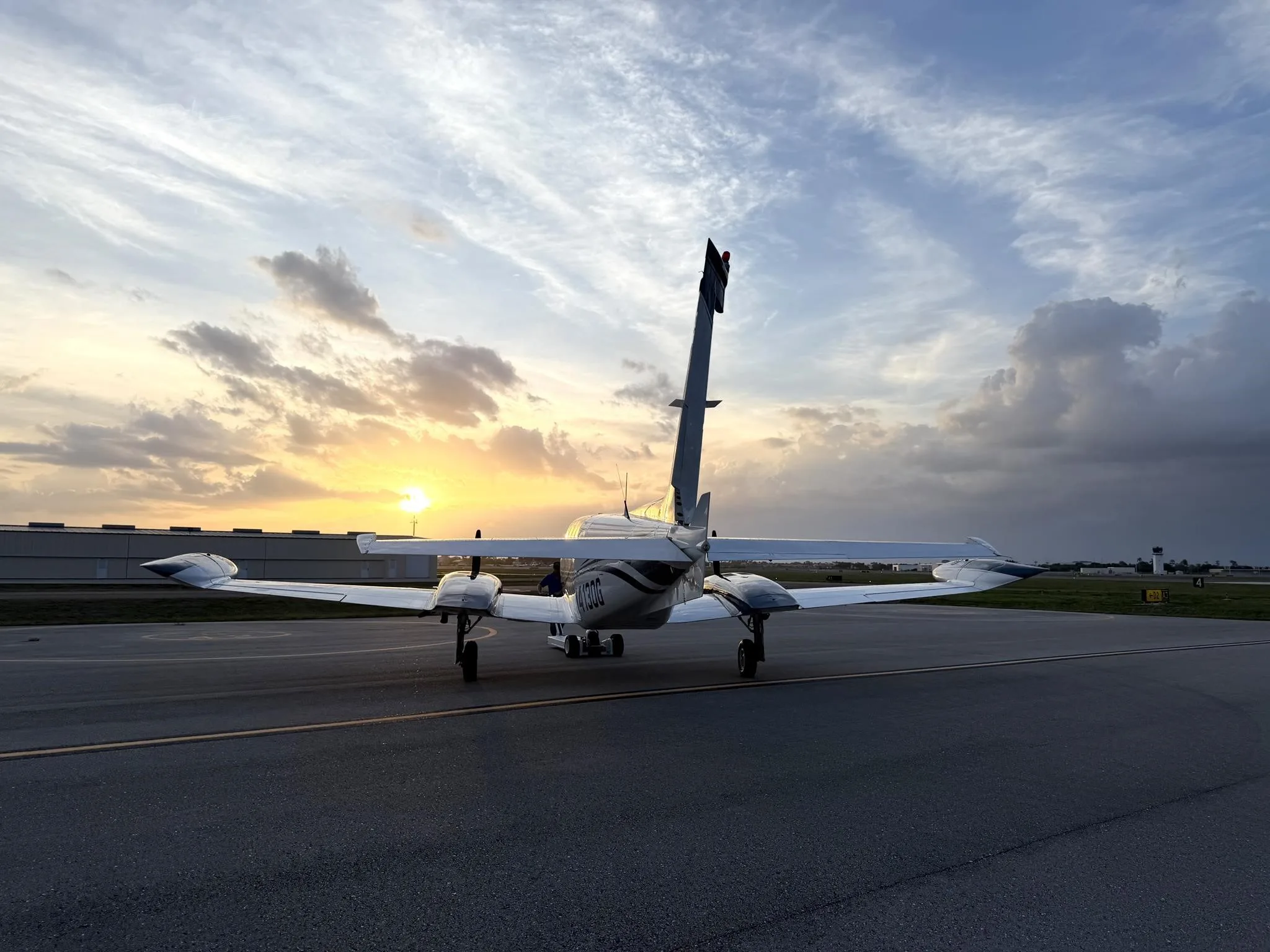 Exterior view of a 1977 CESSNA 340A, N4130G.