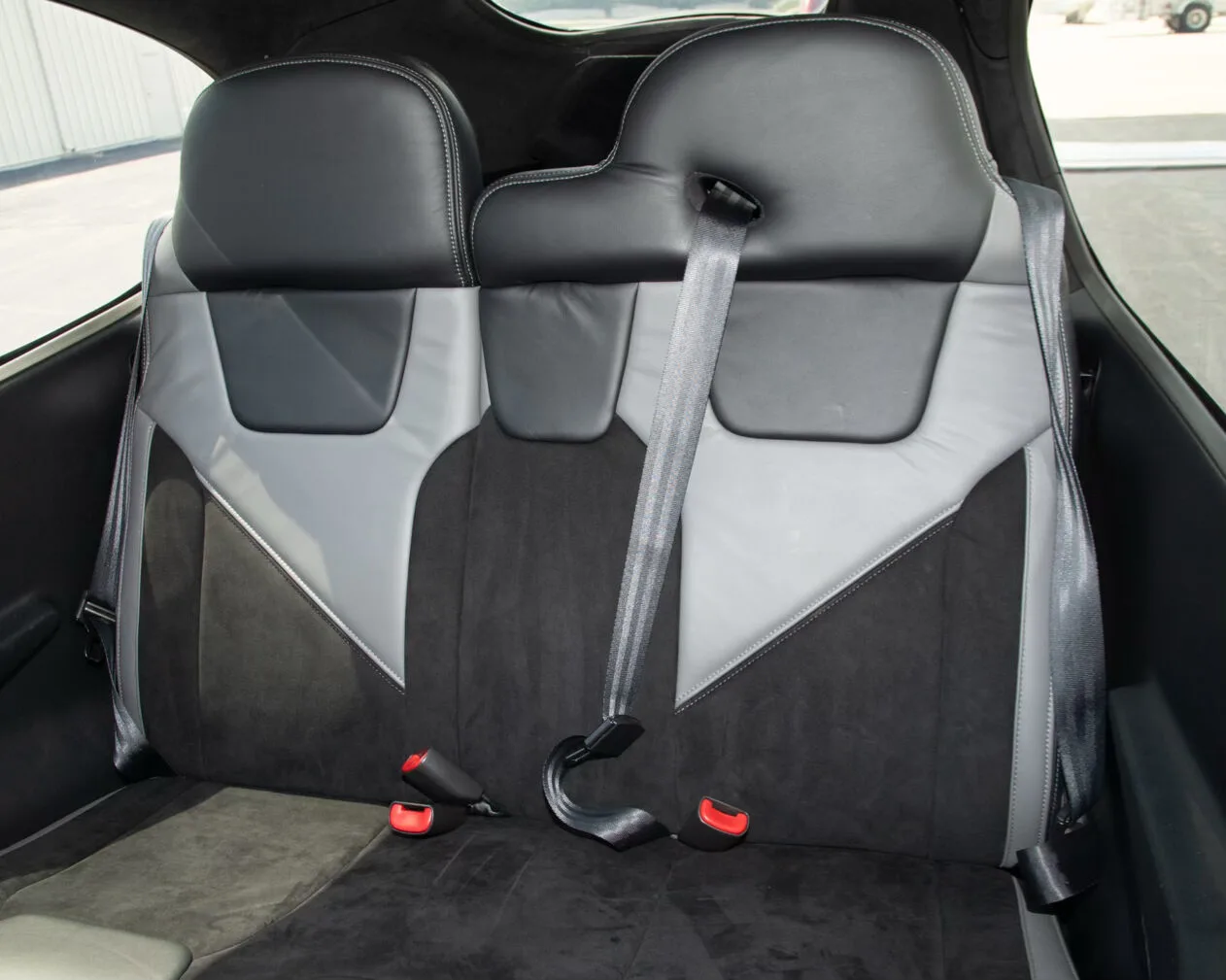 Cabin interior of a 2015 Cirrus SR22-G5 TURBO.