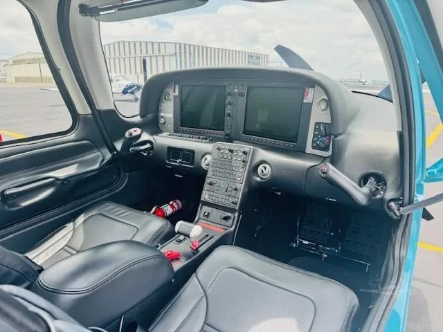 Cabin interior of a 2022 CIRRUS SR22-G6 TURBO.