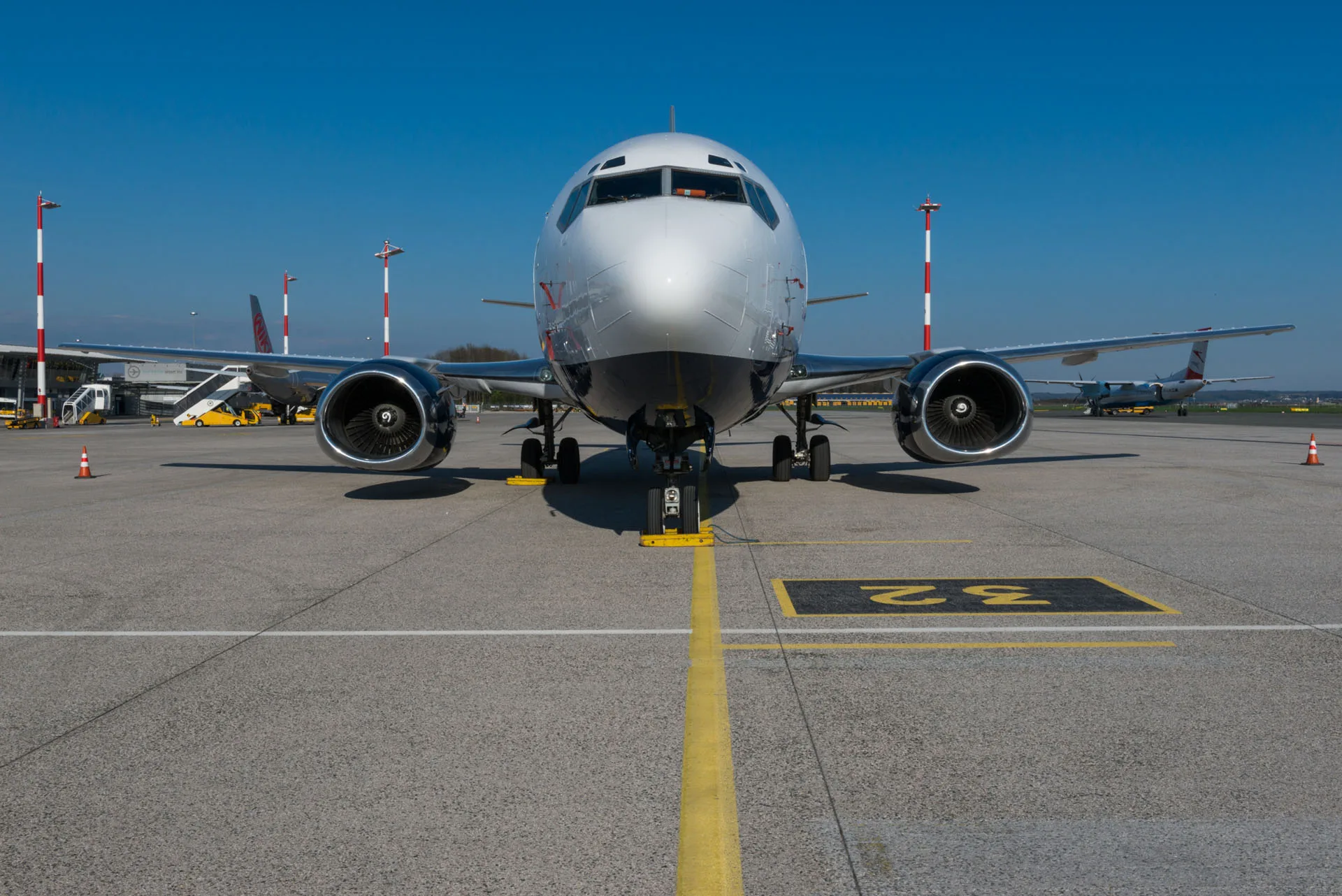 Exterior view of a 1991 Boeing 737-500 SN 24274, 9H-OME.