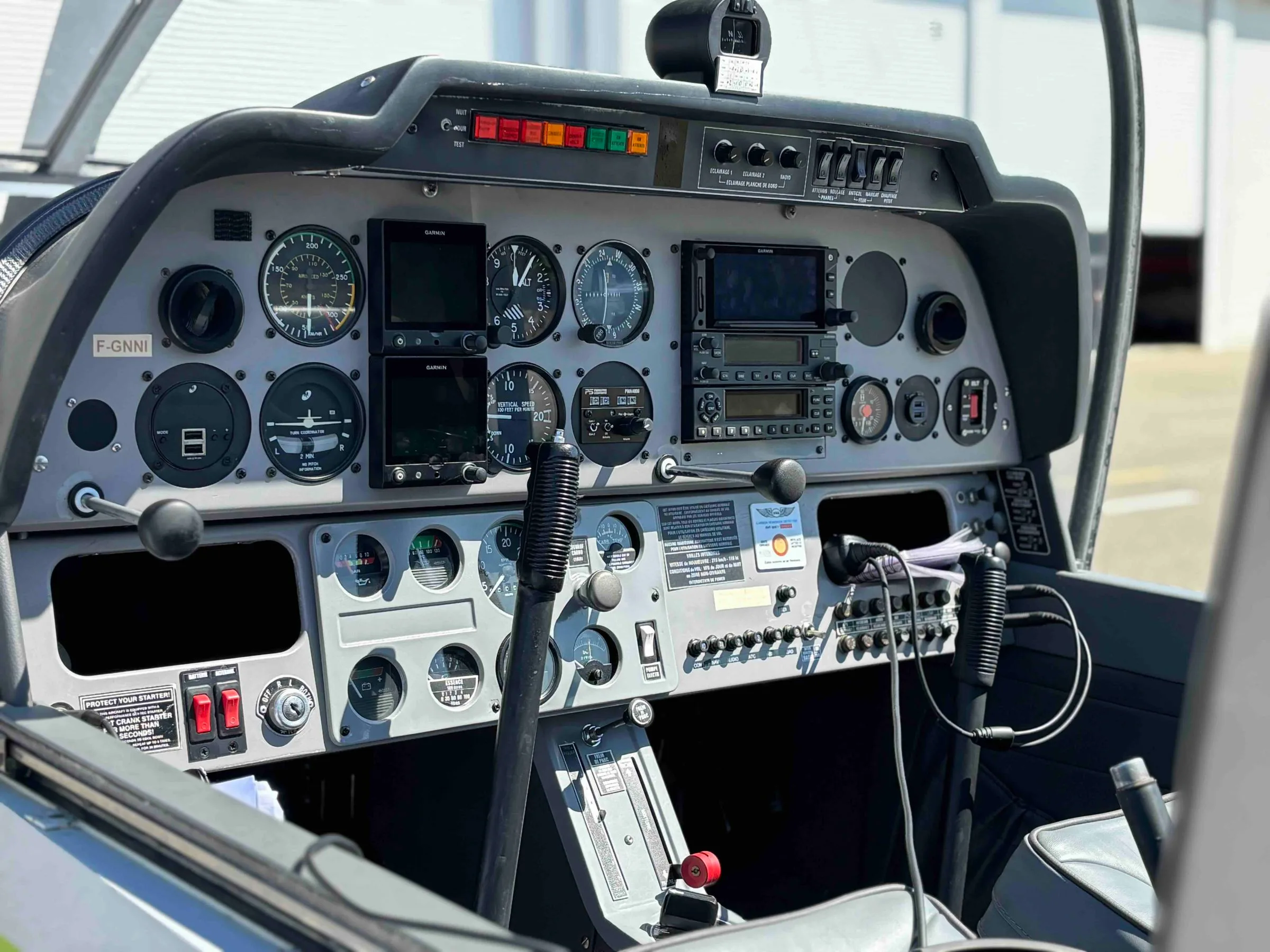 Cockpit and instrument panel of a 1994 Robin DR-400 120 Dauphin 2+2.