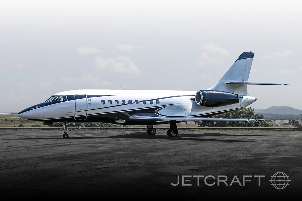 Exterior view of a 1998 Dassault Falcon 2000.