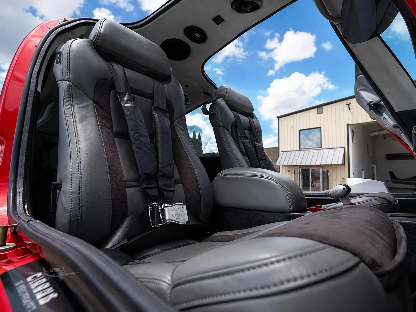 Cabin interior of a 2022 CIRRUS SR22-G6 TURBO.