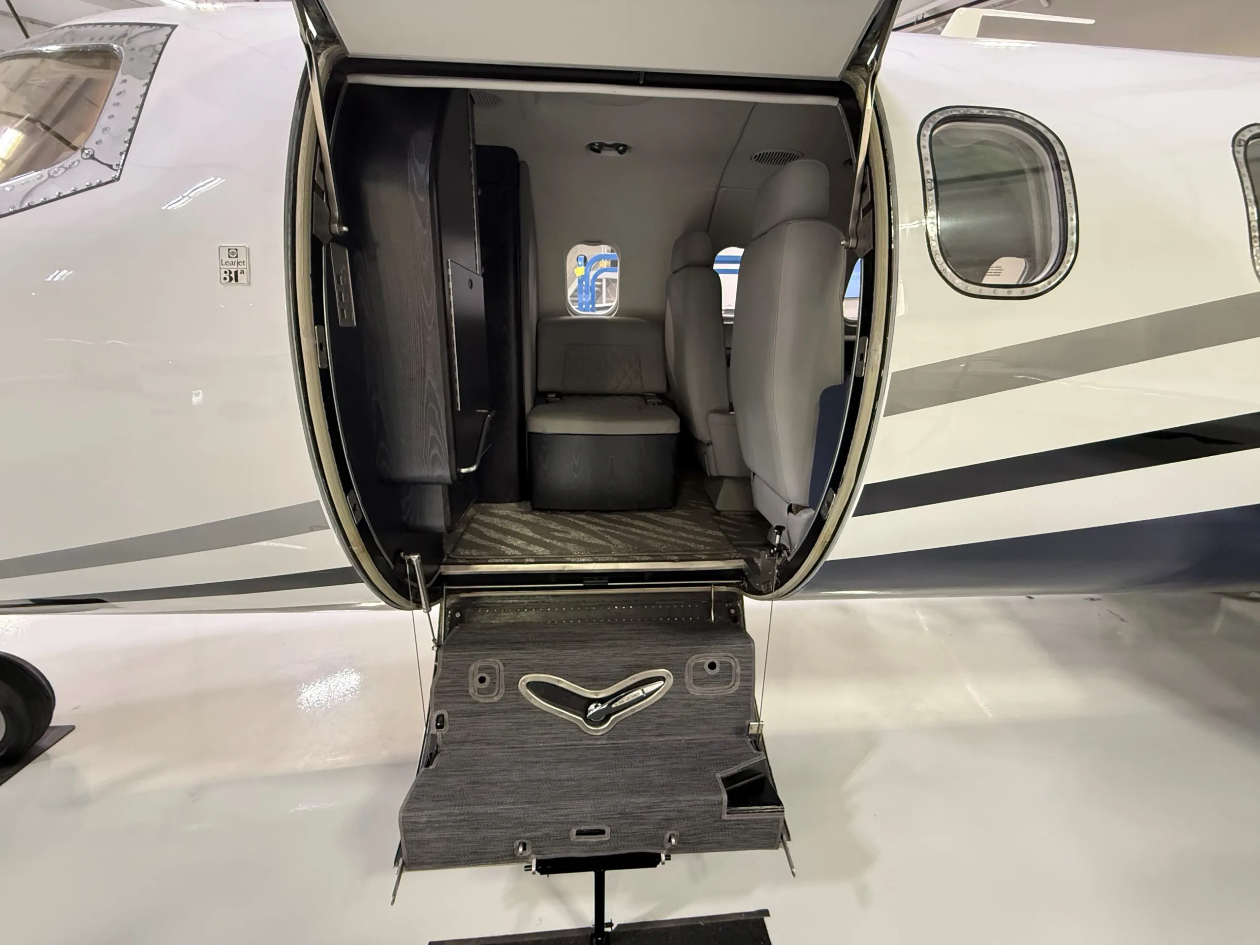 Cabin interior of a 2000 Learjet 31A.