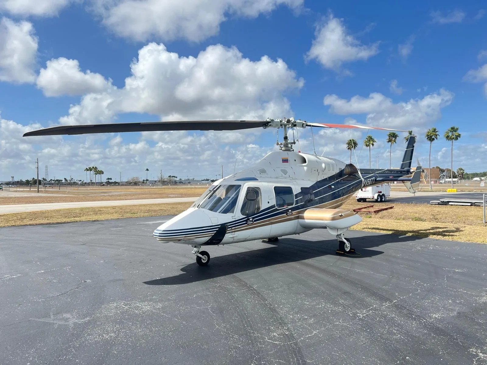 Exterior view of a 1985 BELL 222B.