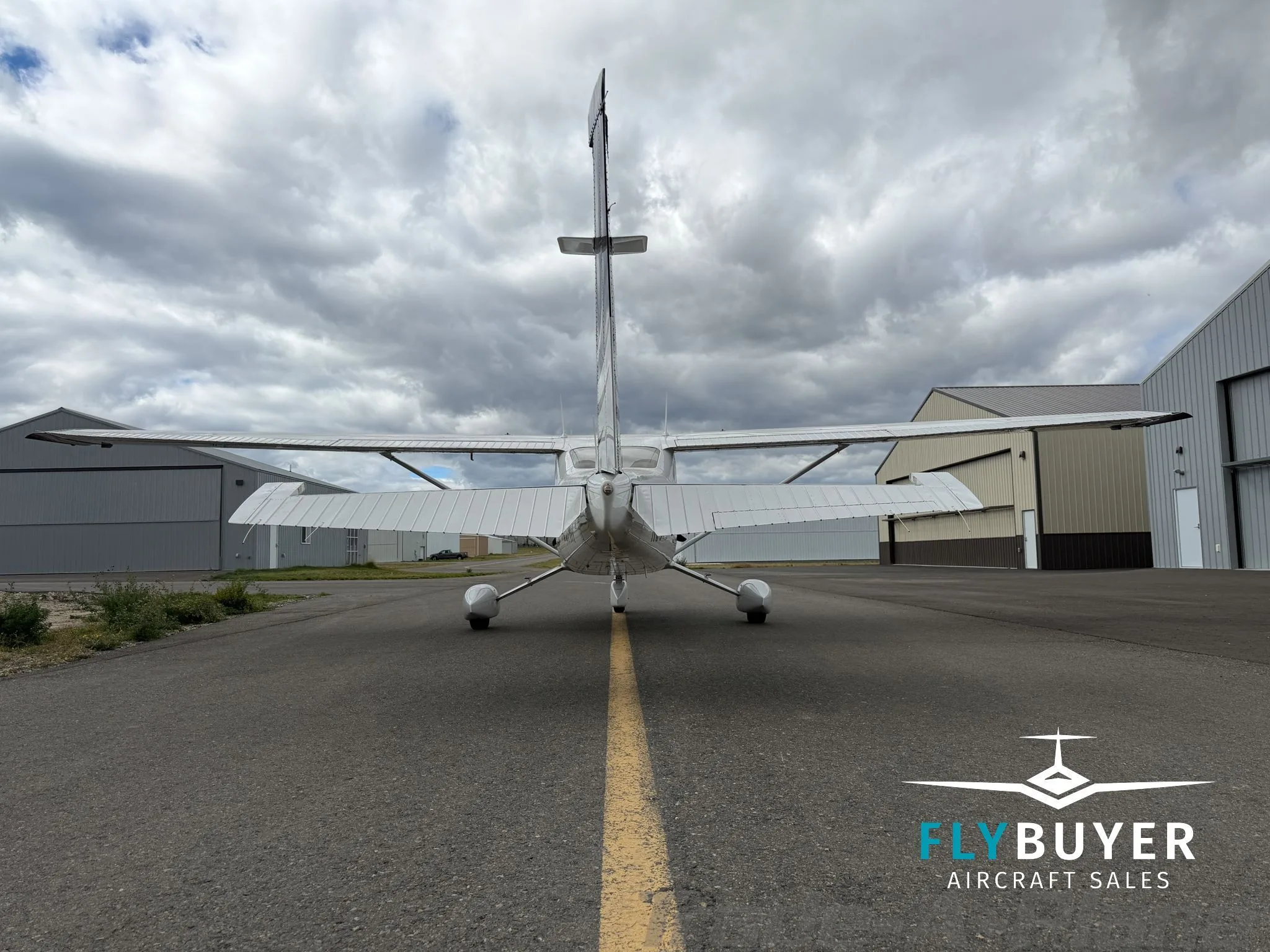 Exterior view of a 2008 CESSNA T182T SKYLANE, N6314R.