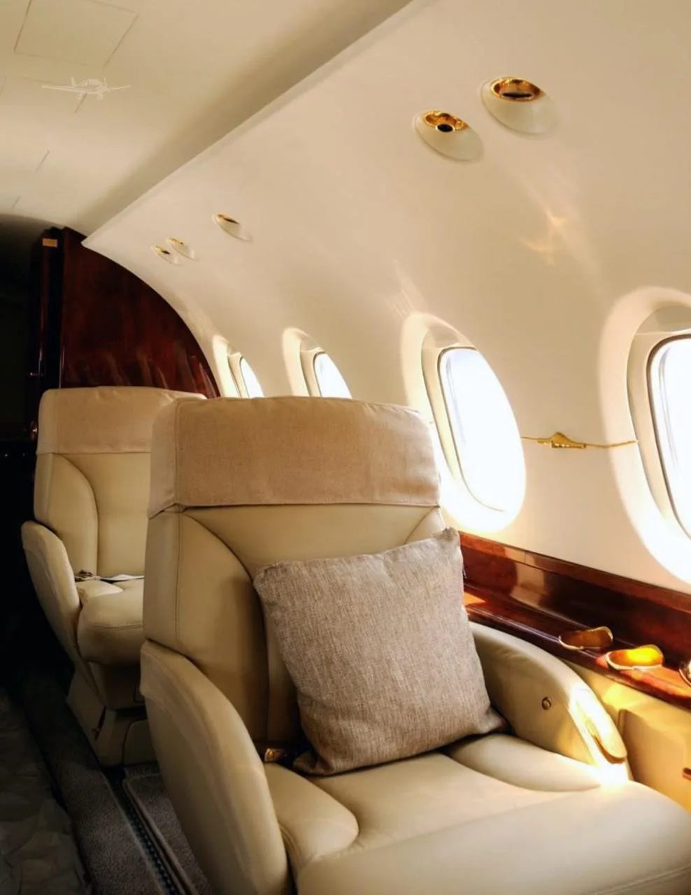 Cabin interior of a 2004 HAWKER 800XP.
