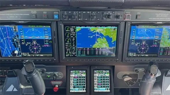 Avionics suite of a 2026 PIPER M700.
