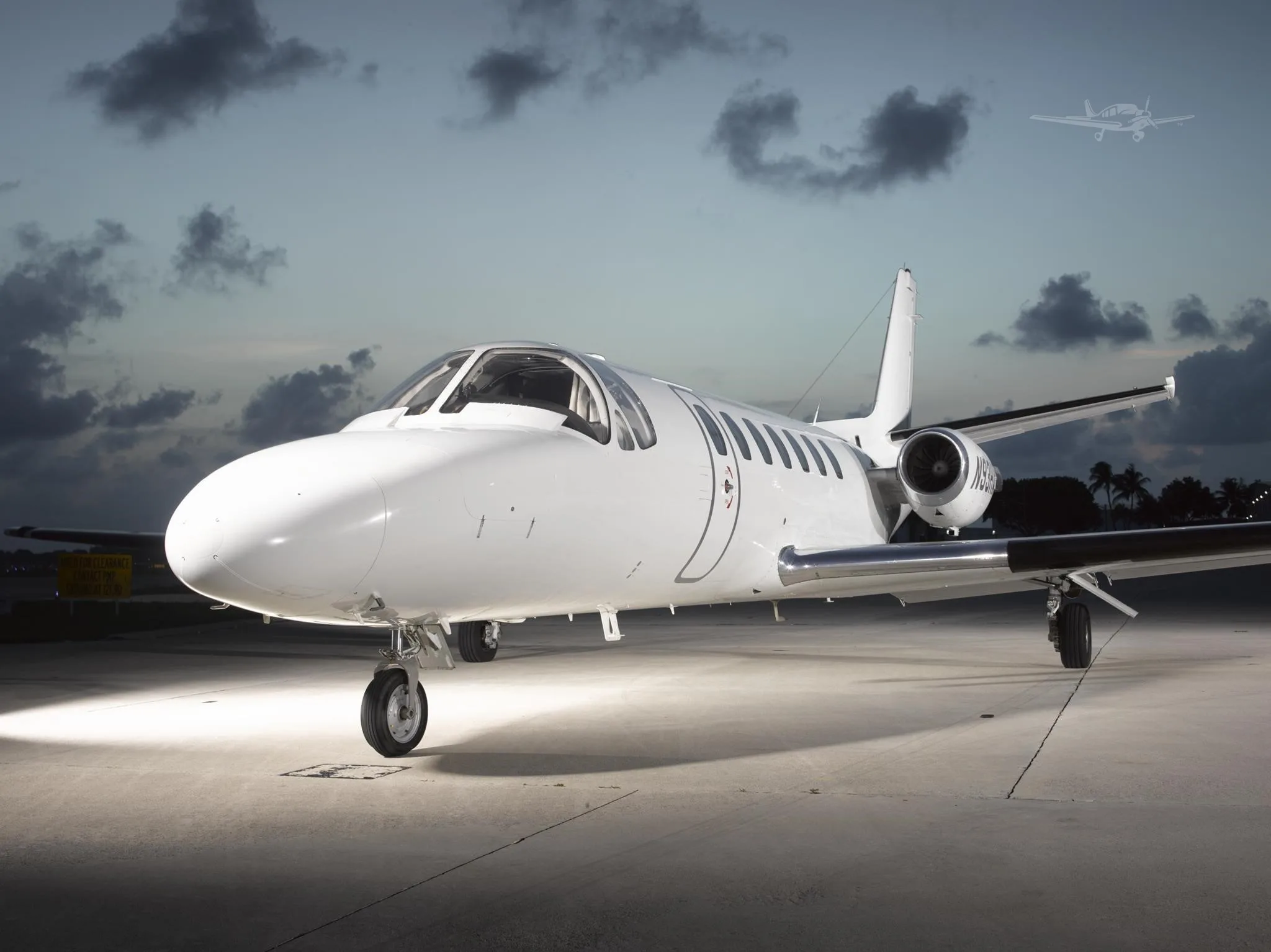 Exterior view of a 1998 CESSNA CITATION V ULTRA, N93HA.