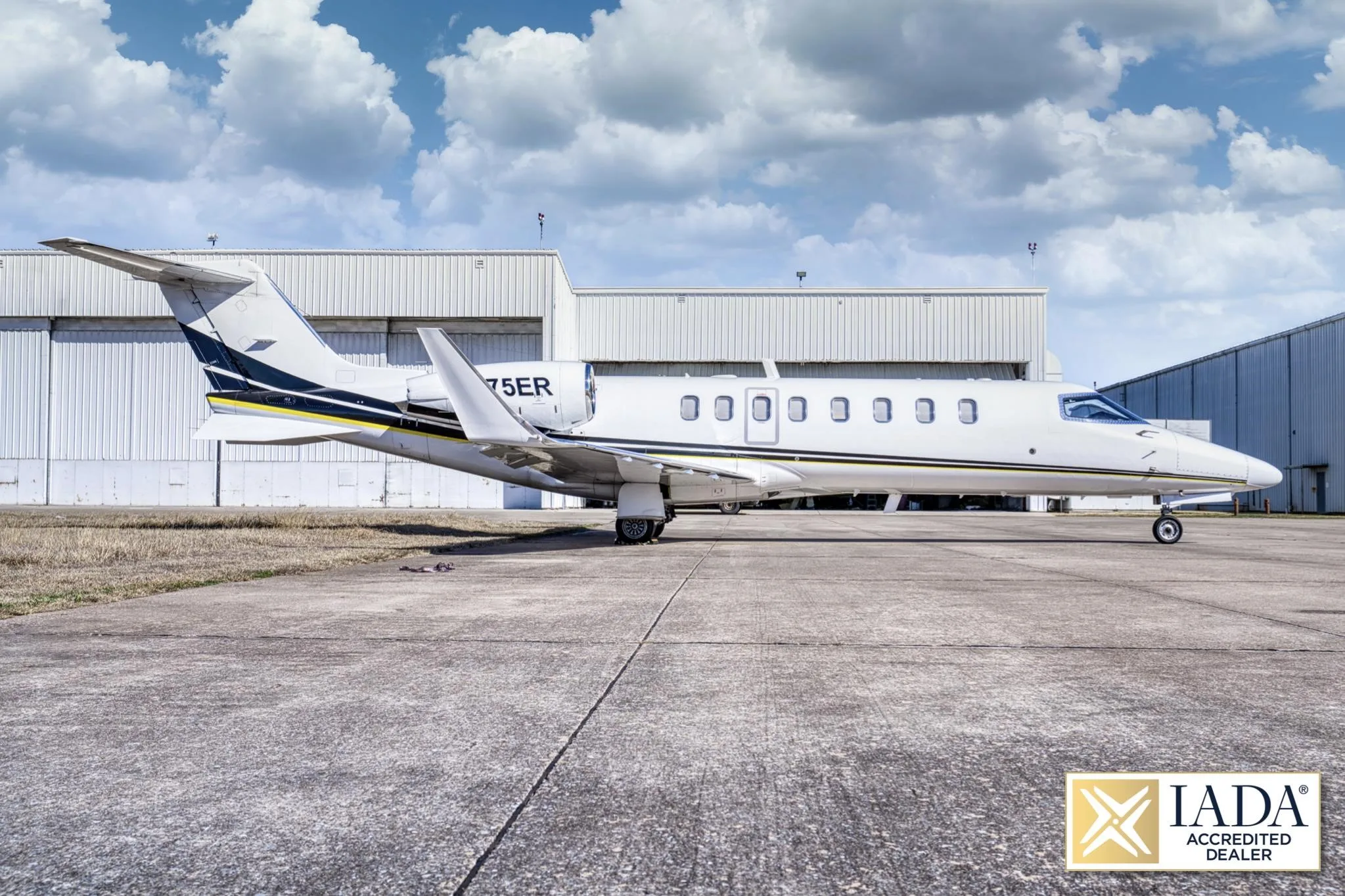 Exterior view of a 2005 LEARJET 45XR, N275ER.
