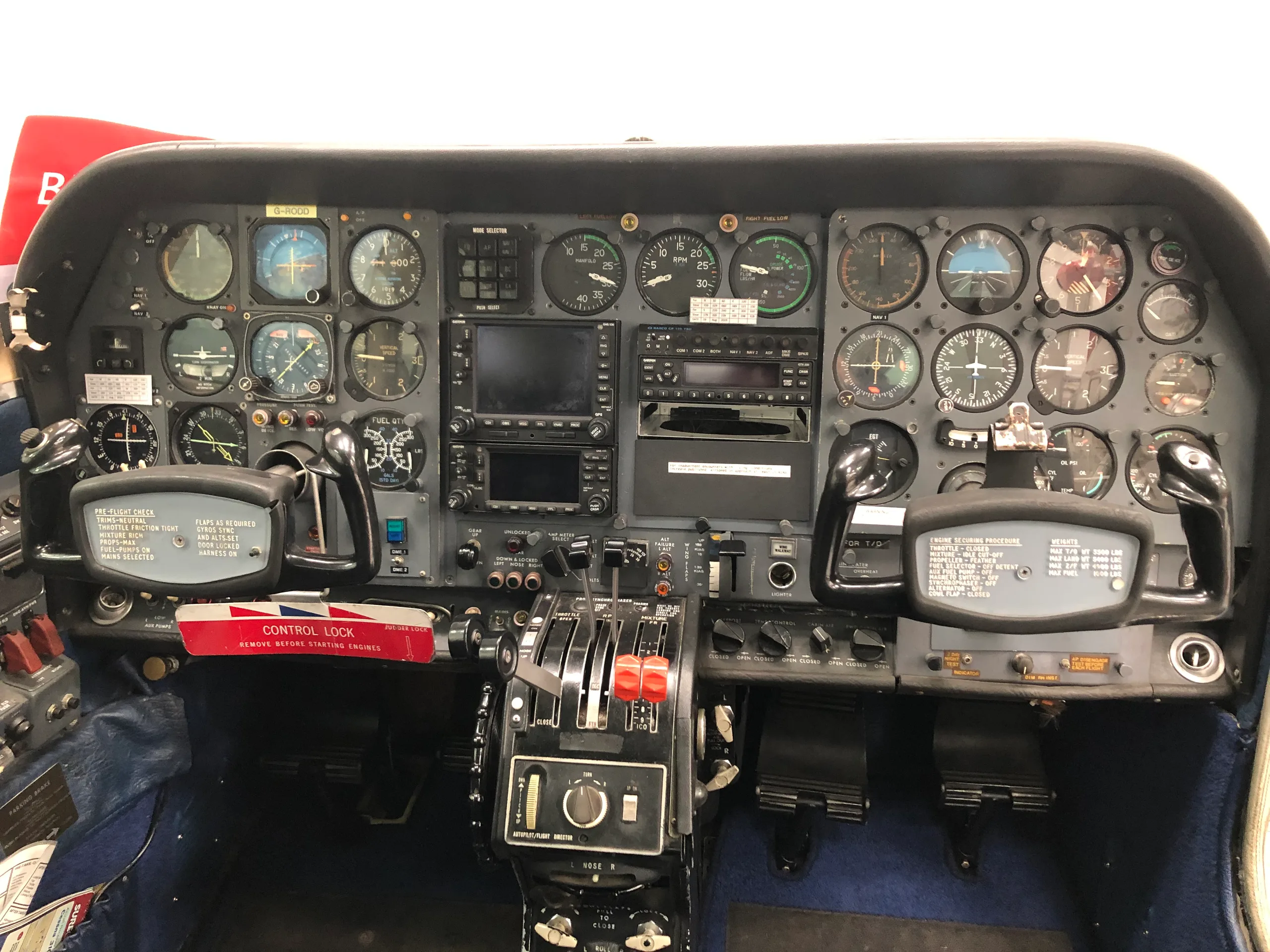 Cockpit and instrument panel of a 1940 Boeing Stearman A75N1.