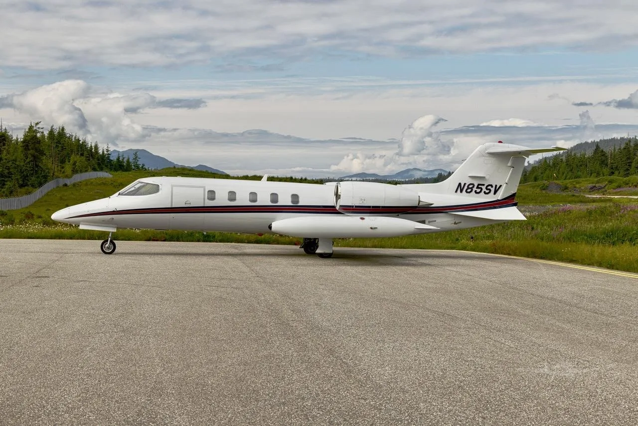 Exterior view of a 1980 LEARJET 35A, N85SV.