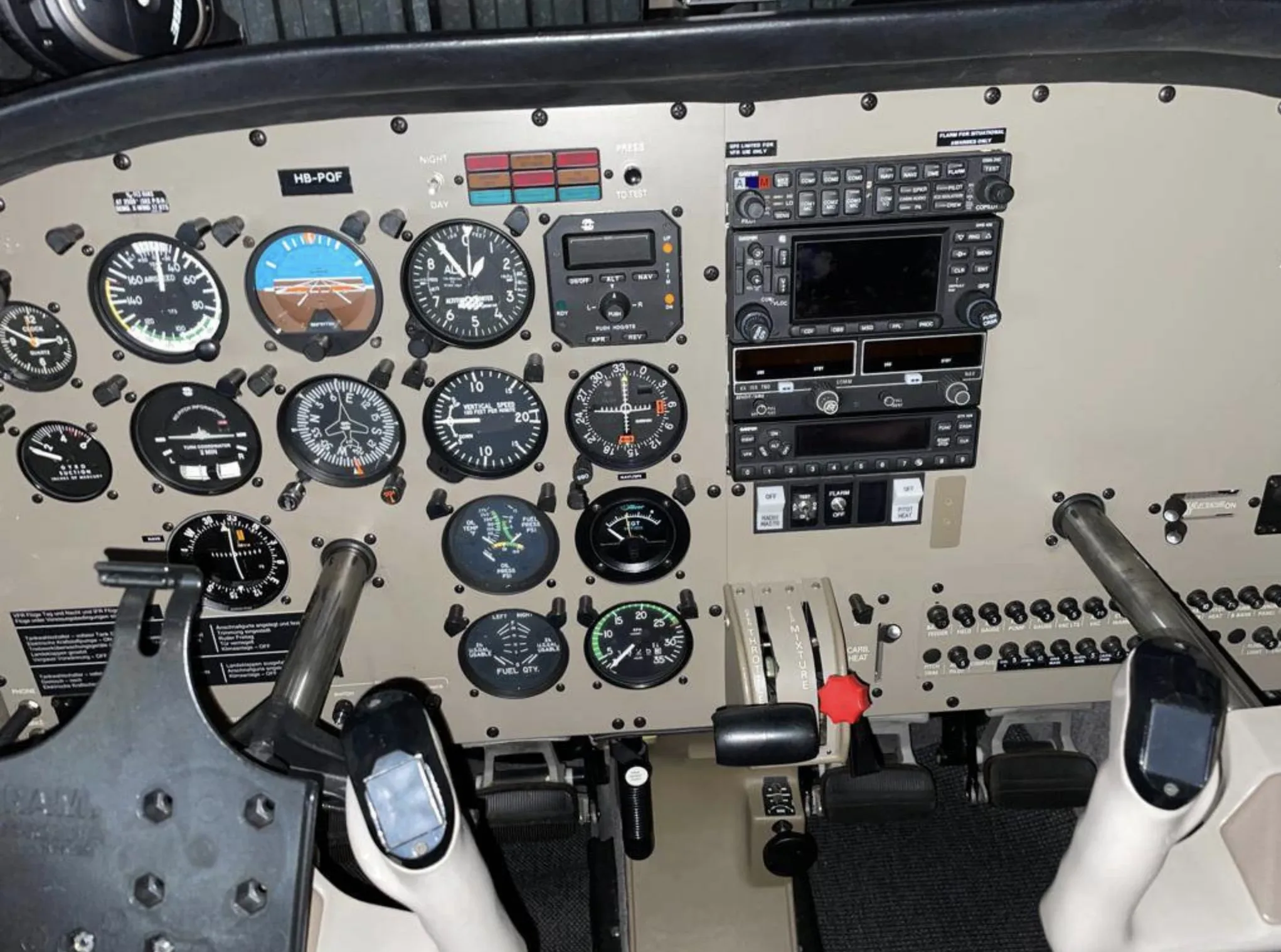 Cockpit and instrument panel of a Piper Piston.