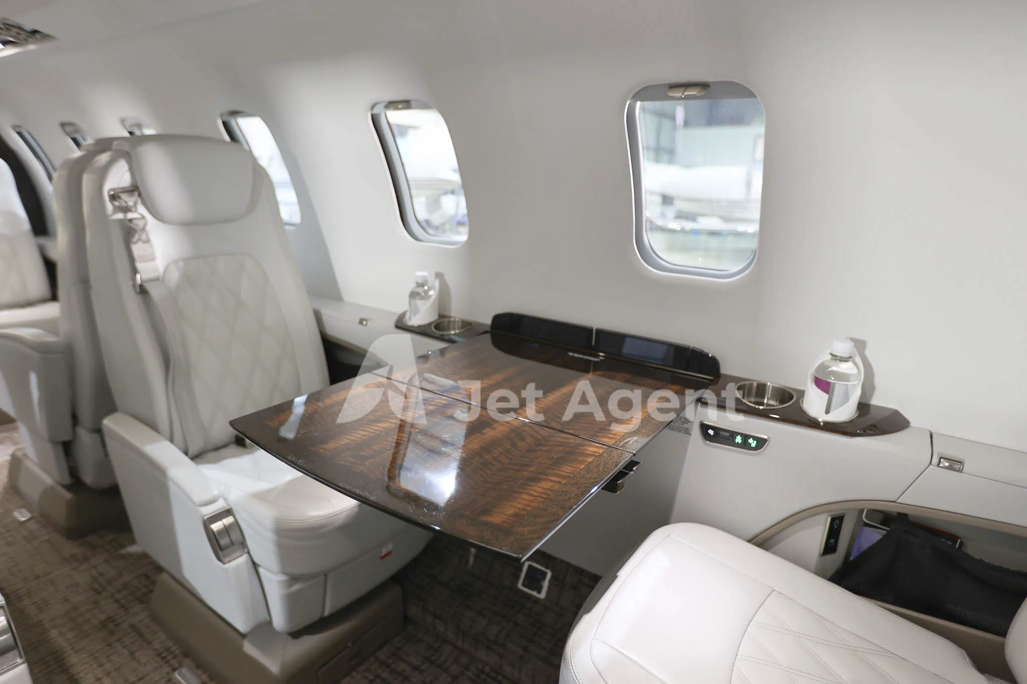 Cabin interior of a 2018 Bombardier learjet 75.