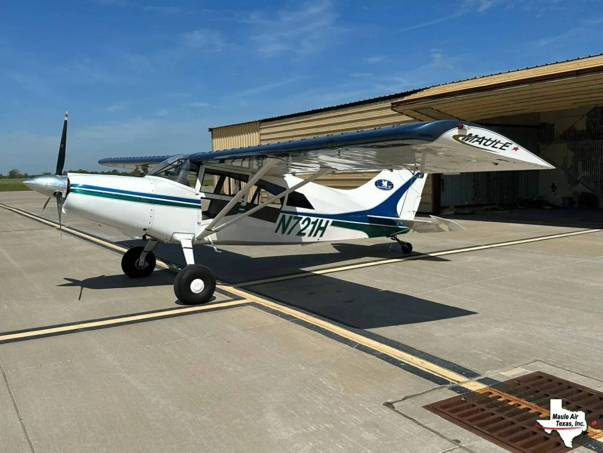 Exterior view of a 2001 Maule M-7-260C.