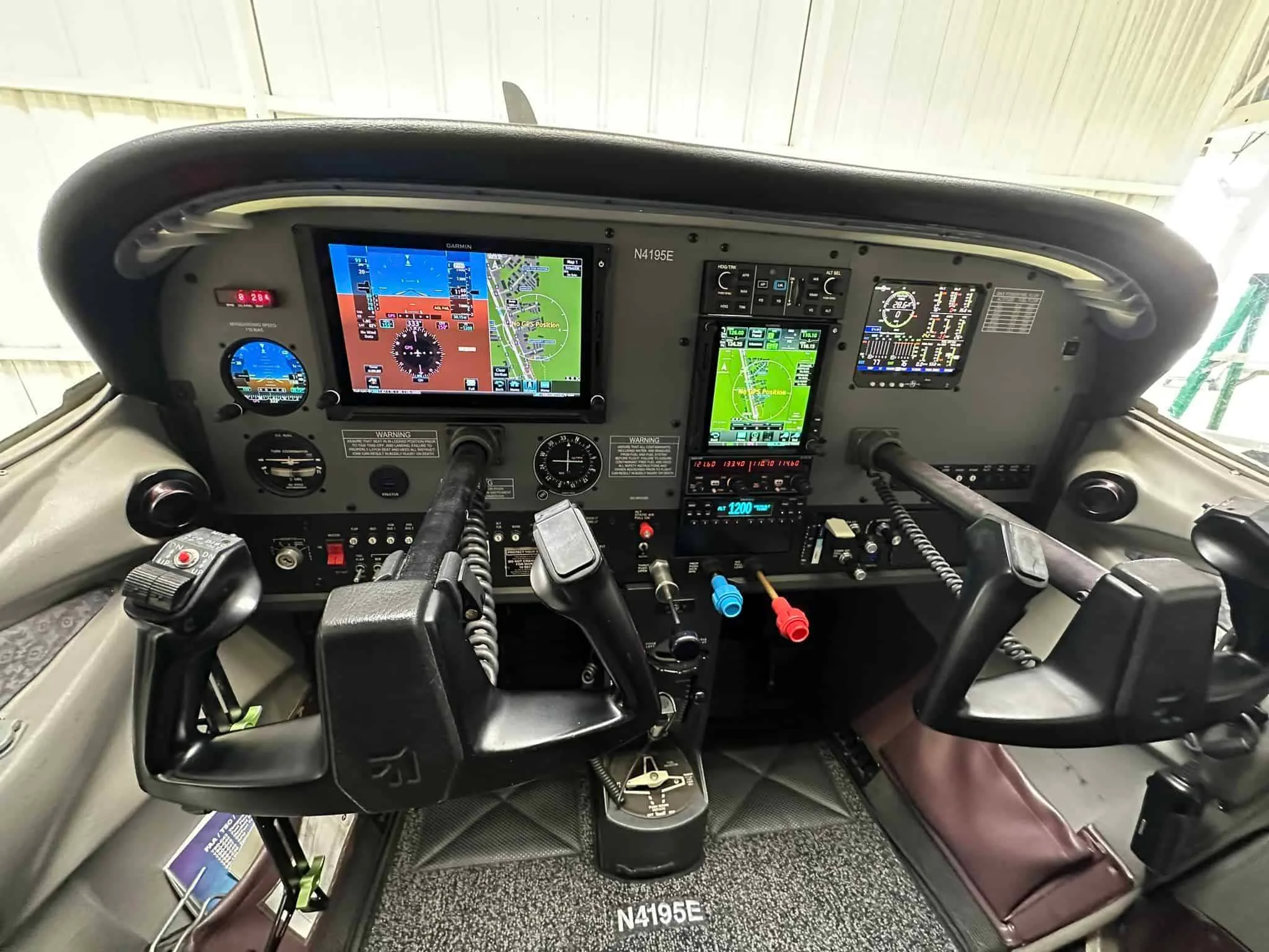 Cockpit and instrument panel of a 1998 Cessna 182S.