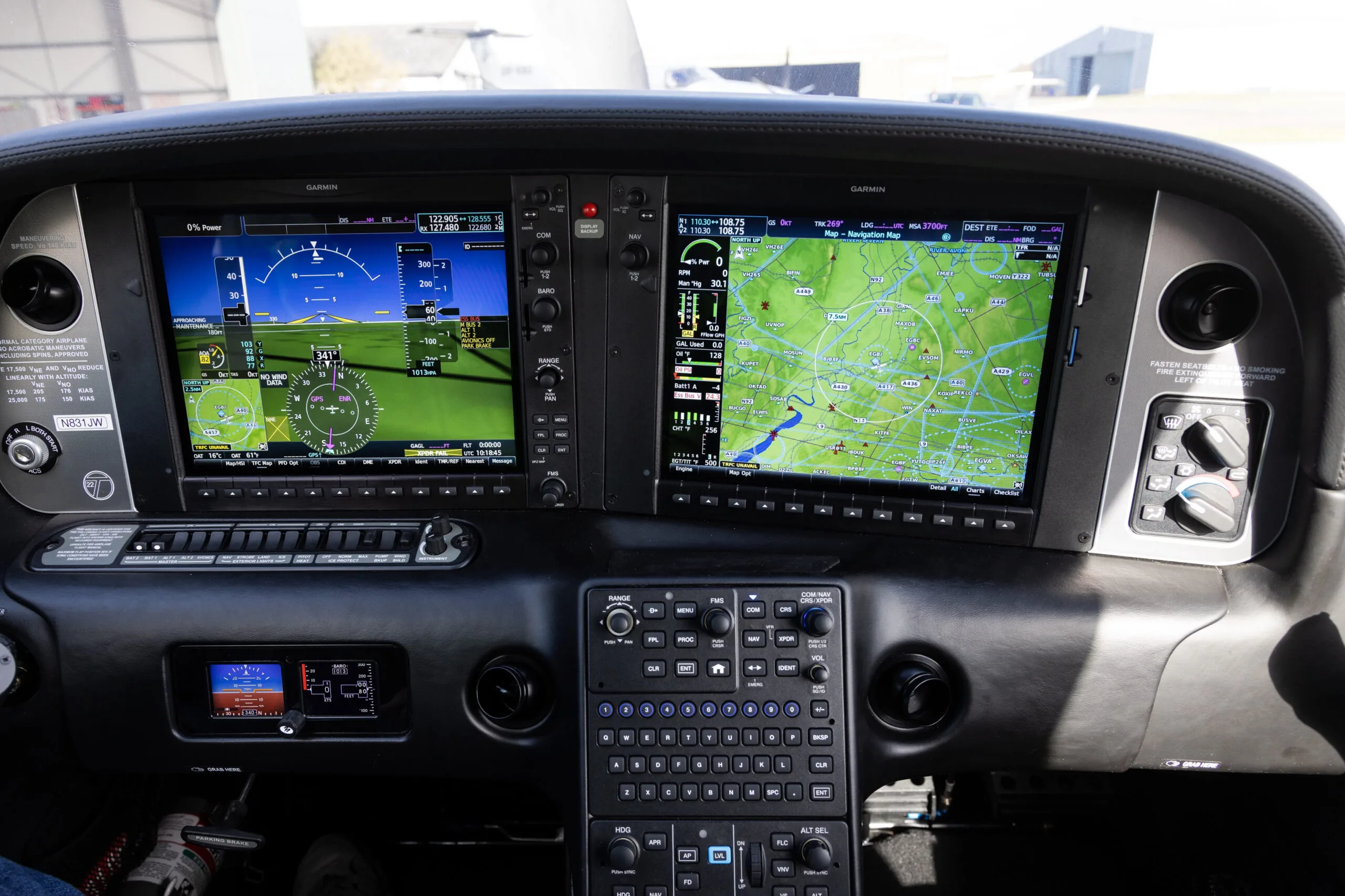 Cockpit and instrument panel of a Cirrus.