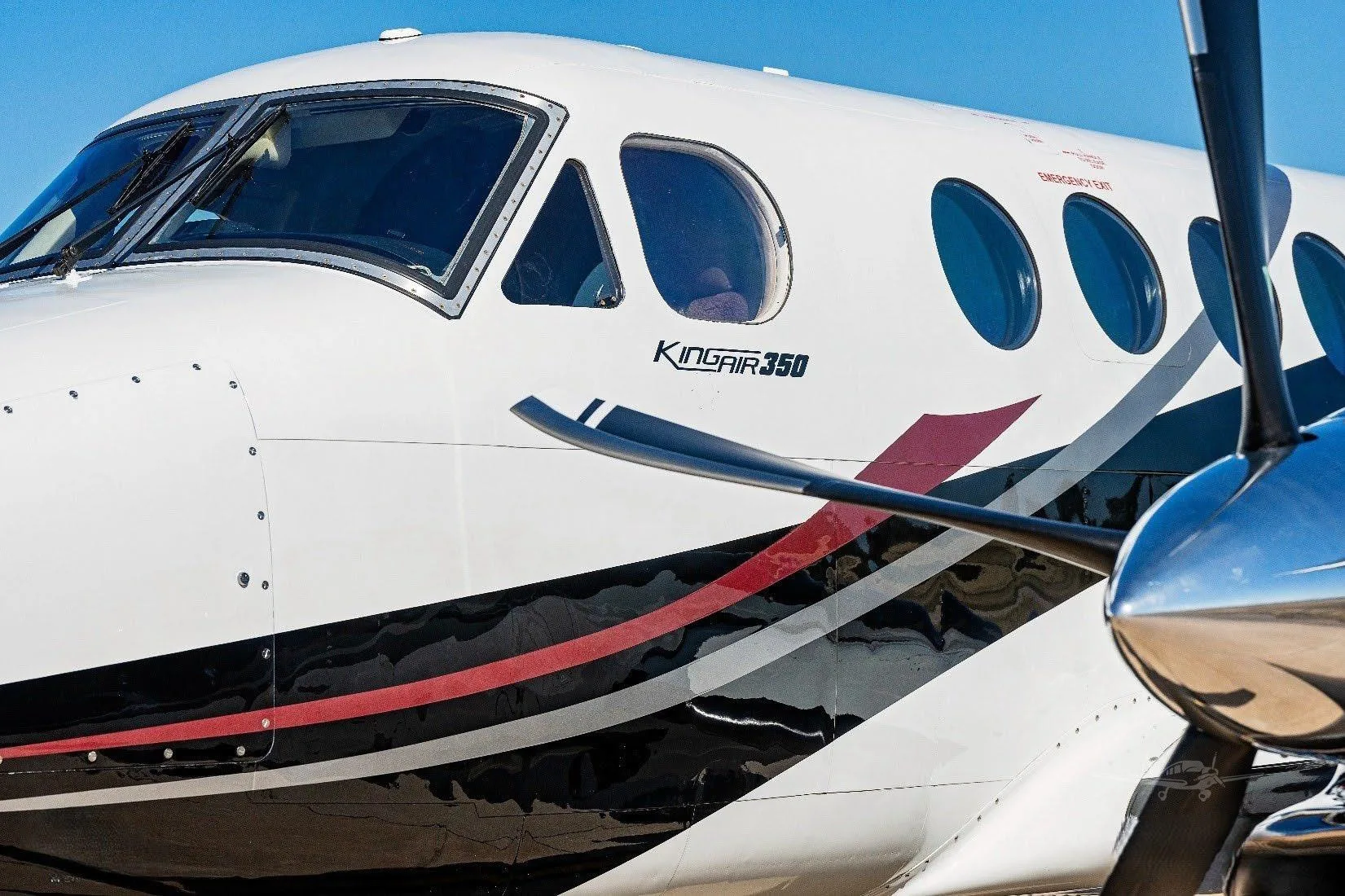 Exterior view of a 1990 BEECHCRAFT KING AIR 350, N300KA.