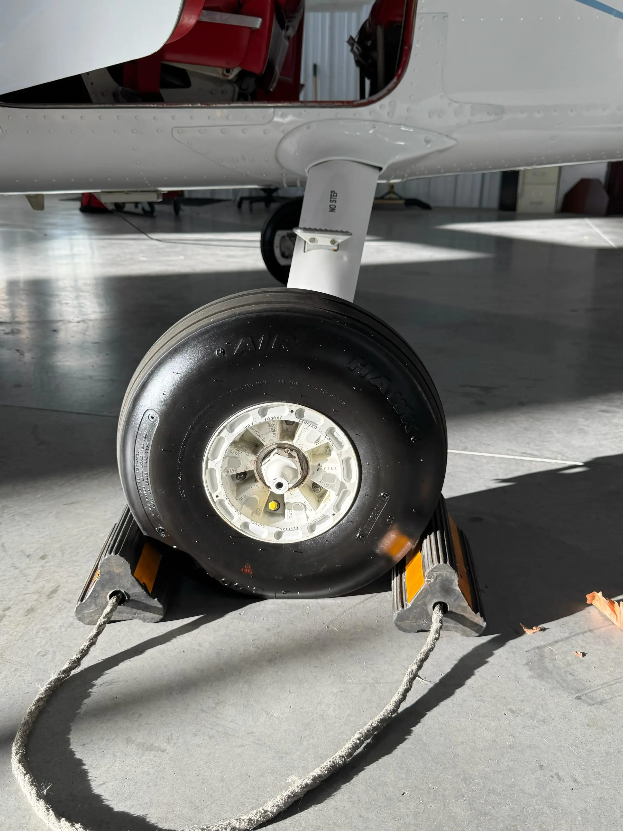 Exterior view of a 1978 Cessna R172K, N736TT.