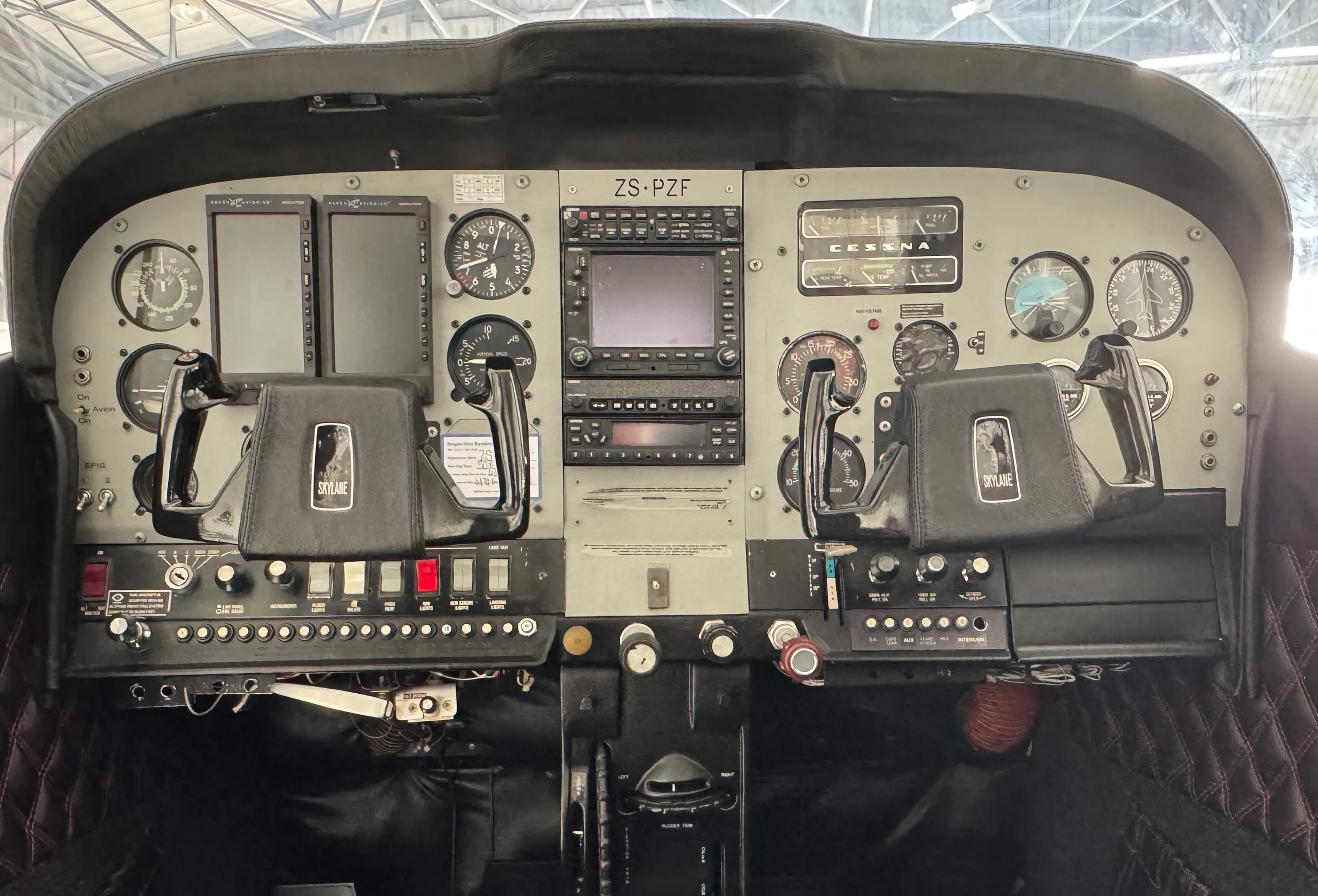 Cockpit and instrument panel of a 1973 Cessna 182L.