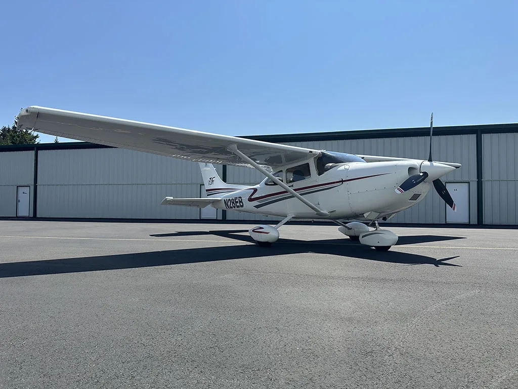 Exterior view of a Cessna T182.