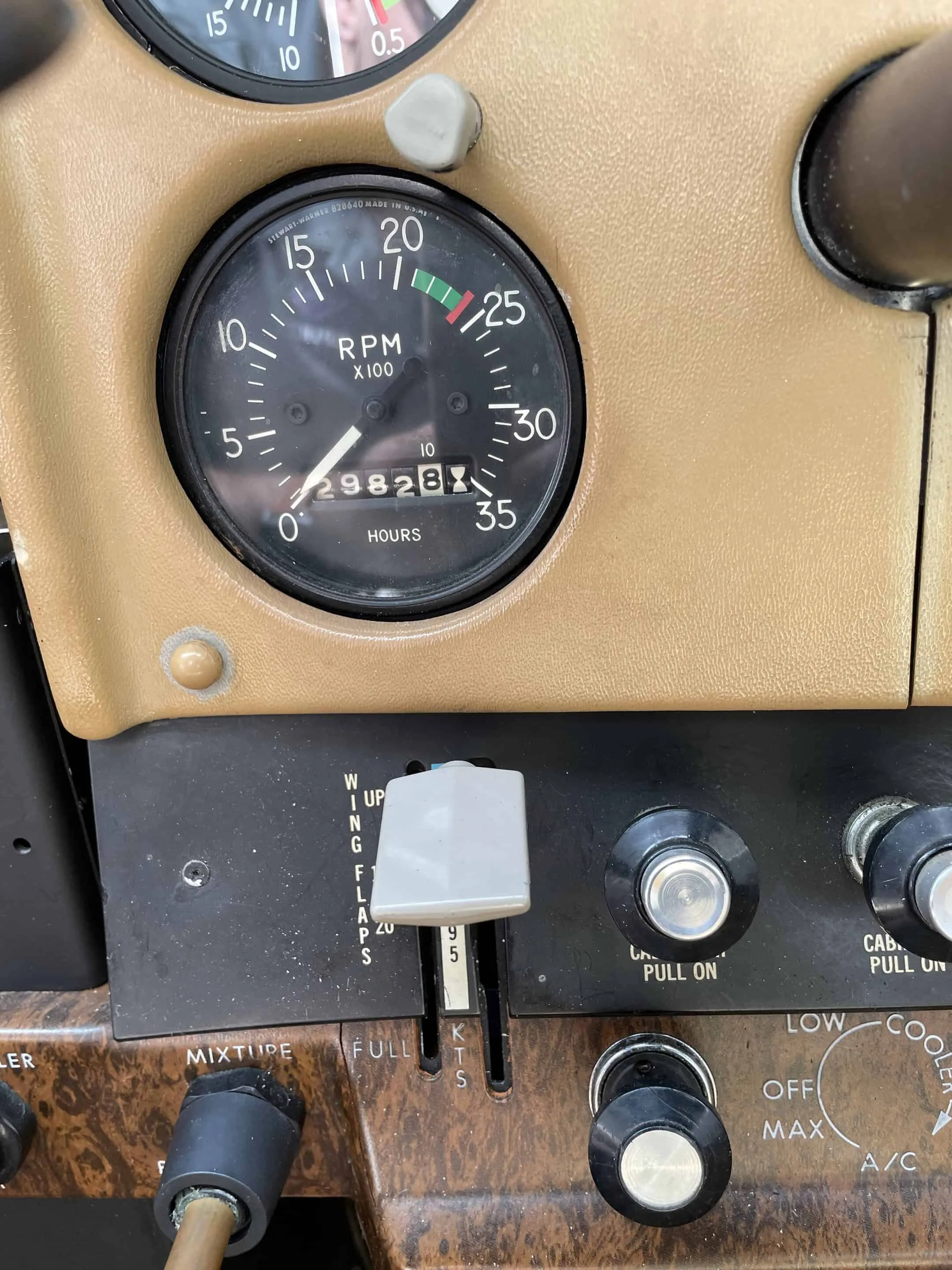 Cockpit and instrument panel of a 1979 Cessna TR182.