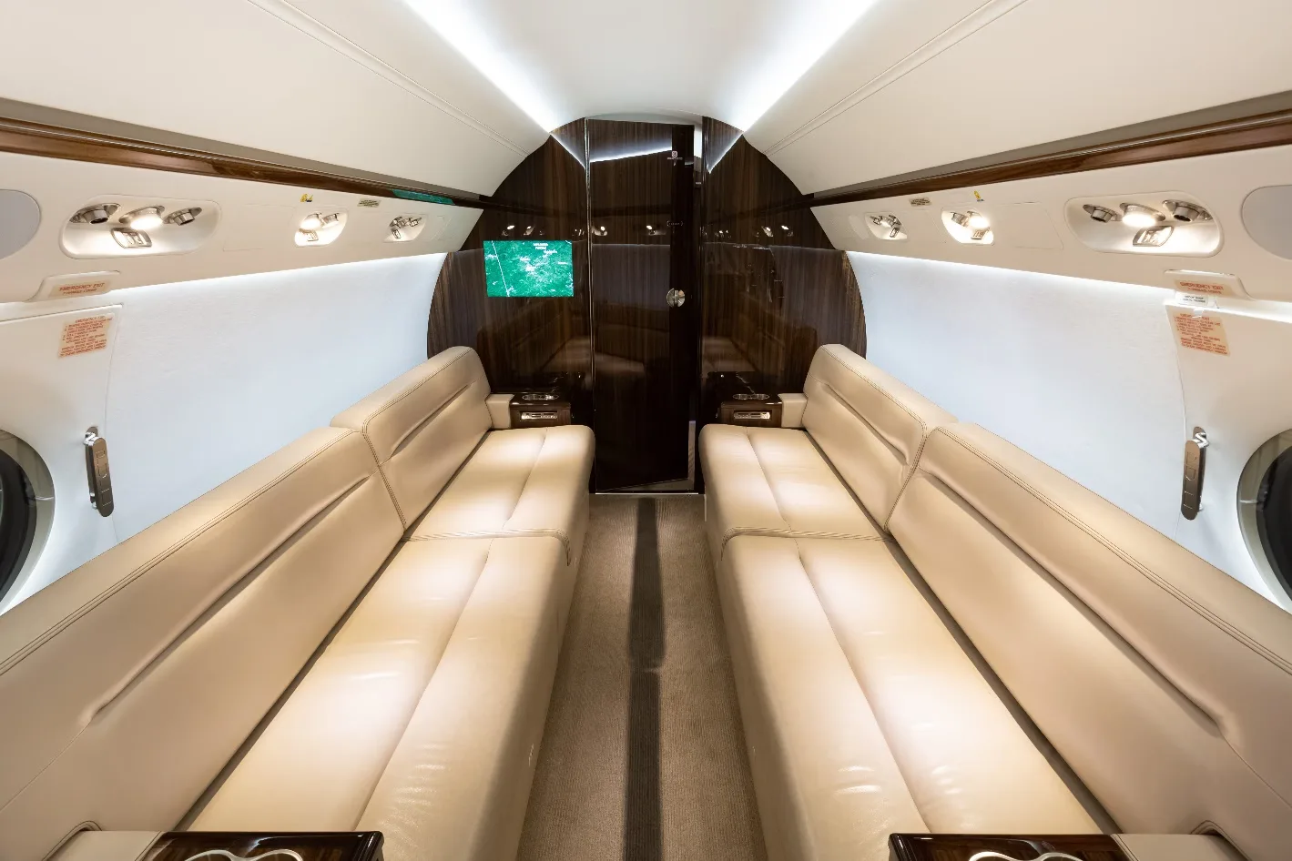 Cabin interior of a 2014 Gulfstream Honeywell RE220 (G550).