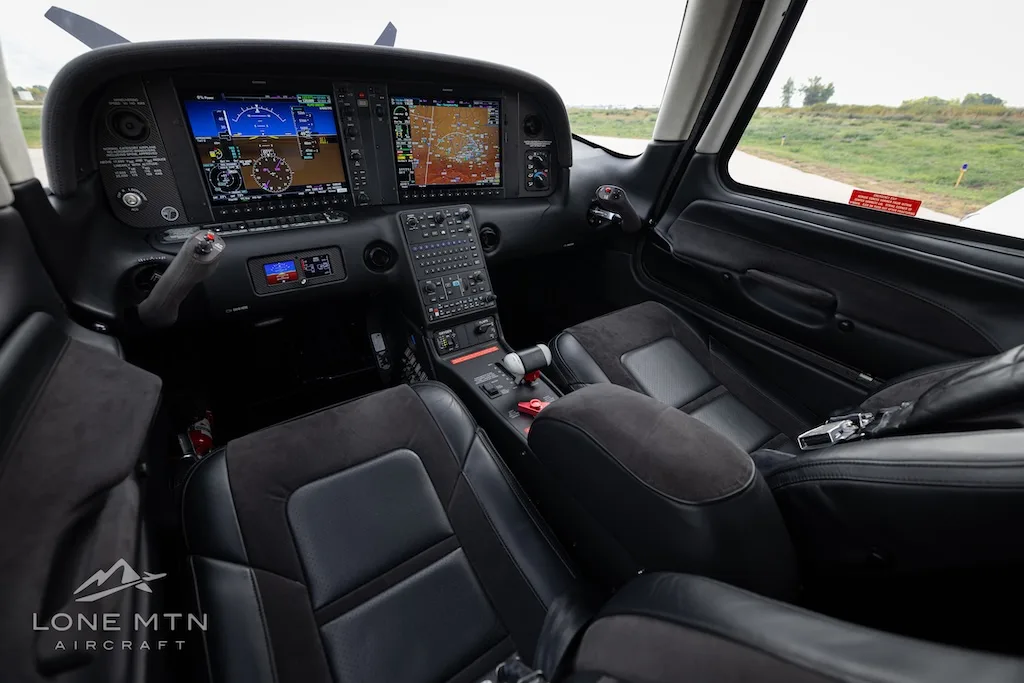 Cabin interior of a 2021 Cirrus SR22T G6 GTS.