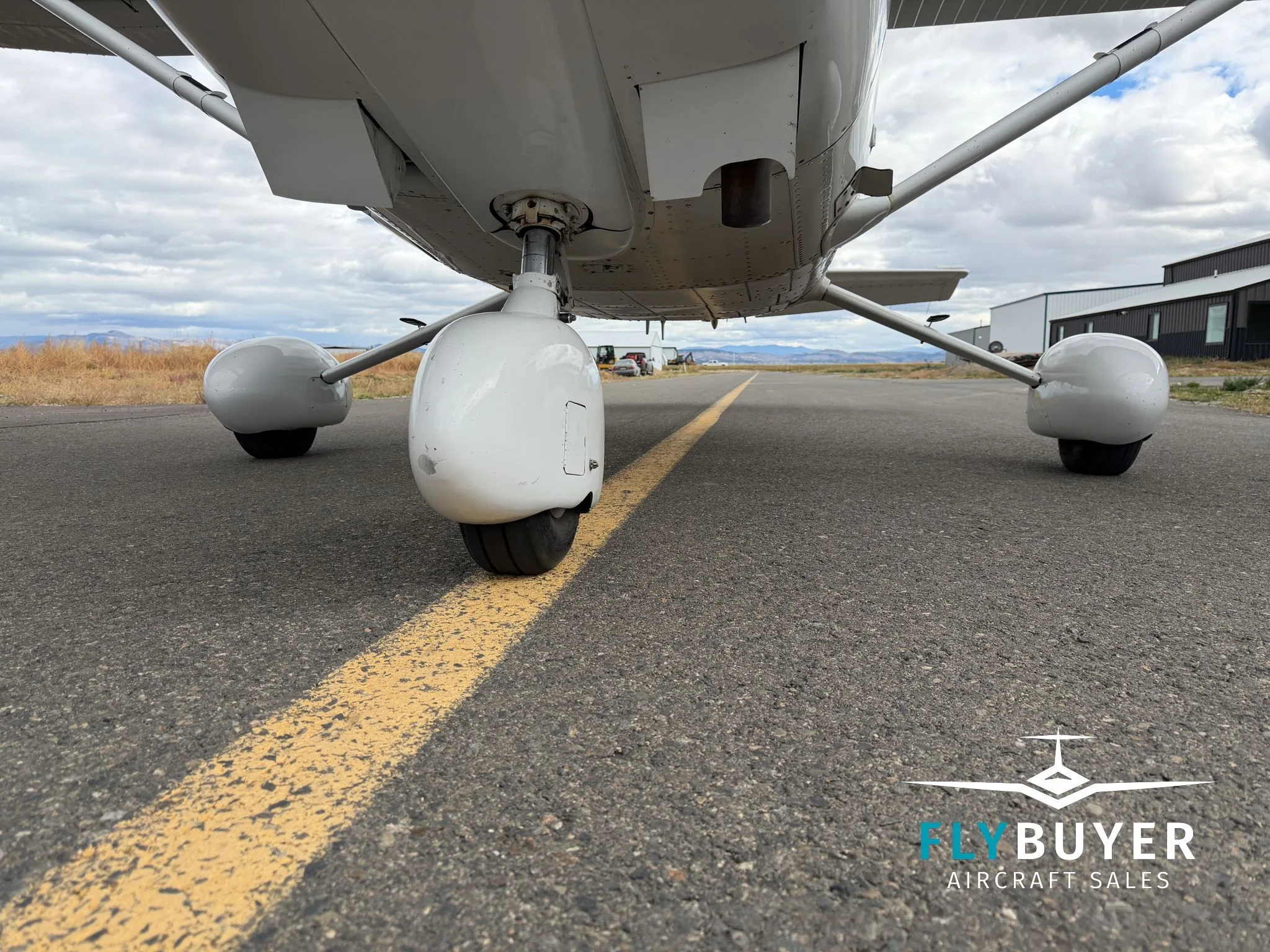 Exterior view of a 2008 CESSNA T182T SKYLANE, N6314R.