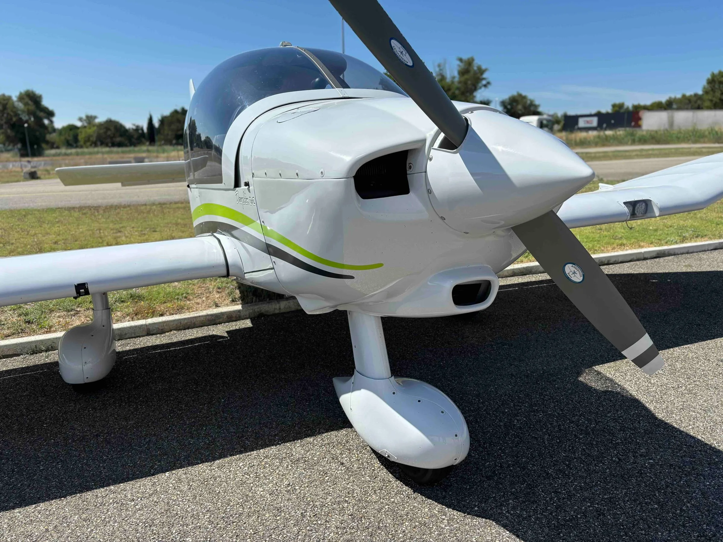 Exterior view of a 1994 Robin DR-400 120 Dauphin 2+2, F-GNNI.