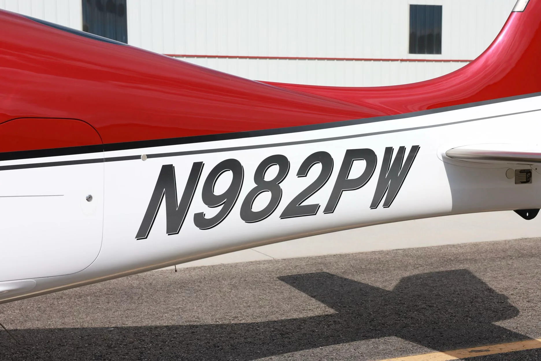 Cabin interior of a 2010 Cirrus SR22-G3 Turbo GTS.