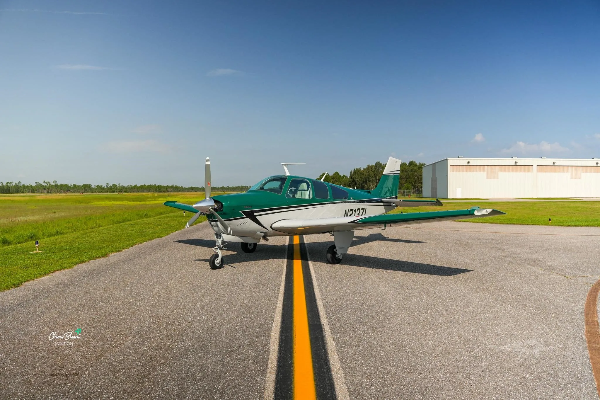 Exterior view of a 1976 BEECHCRAFT F33A BONANZA.
