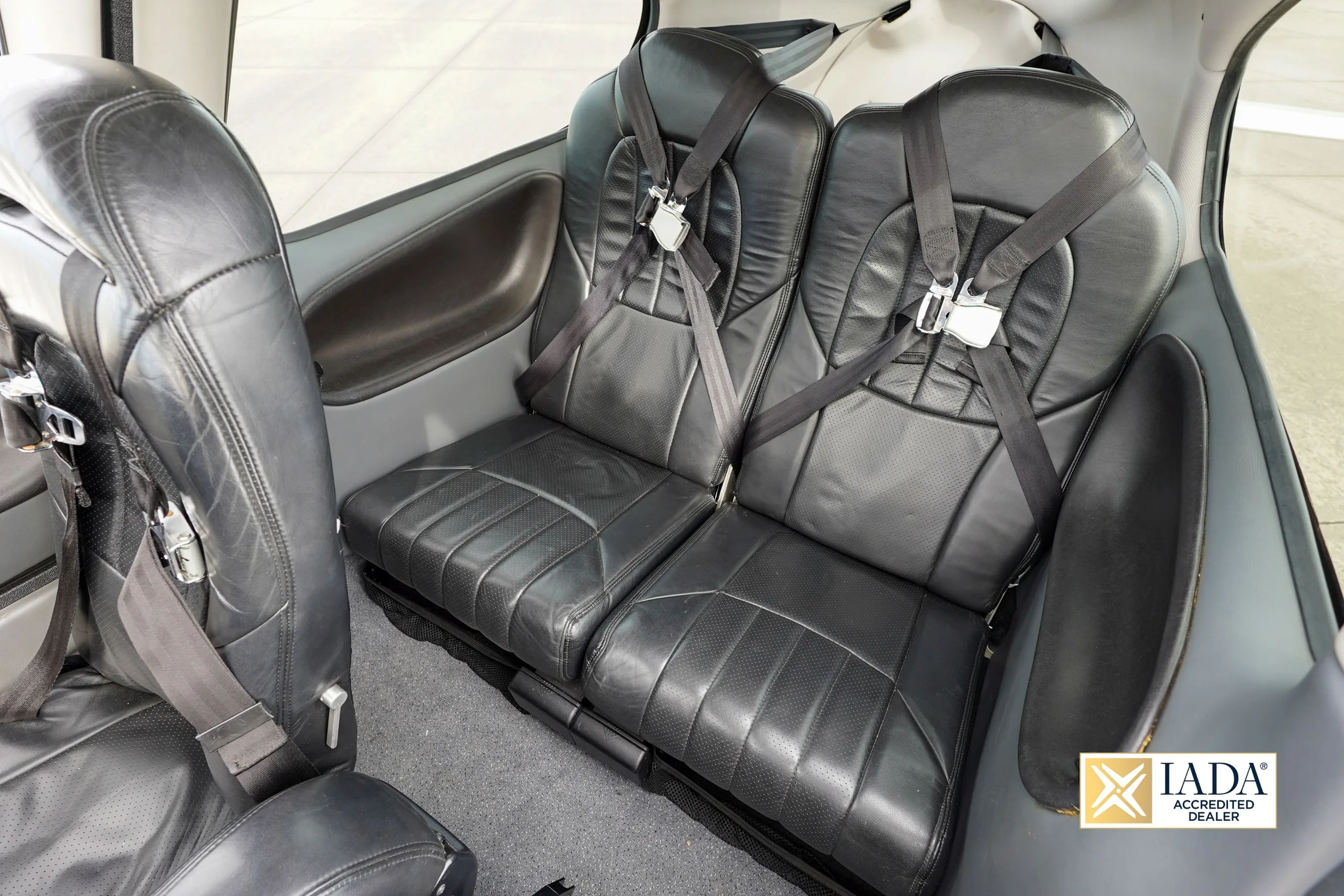 Cabin interior of a 2005 Cirrus SR20 G2.