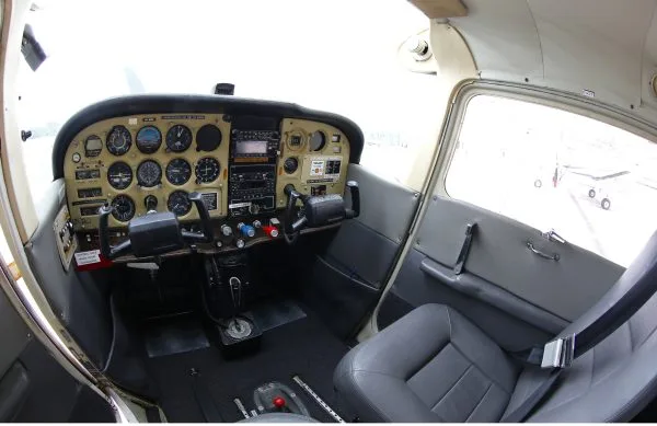 Cockpit and instrument panel of a 1981 Cessna 172R.
