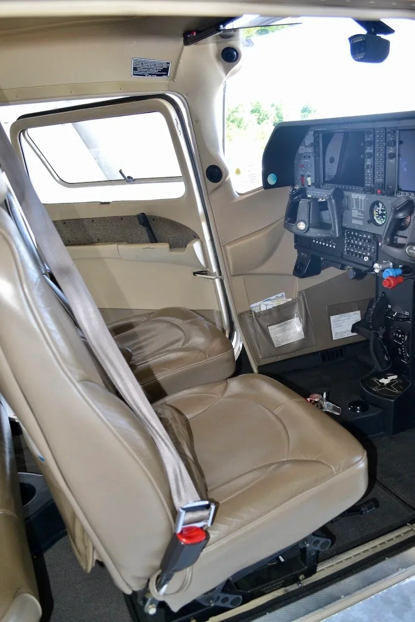 Exterior view of a 2005 Cessna 182T Skylane.