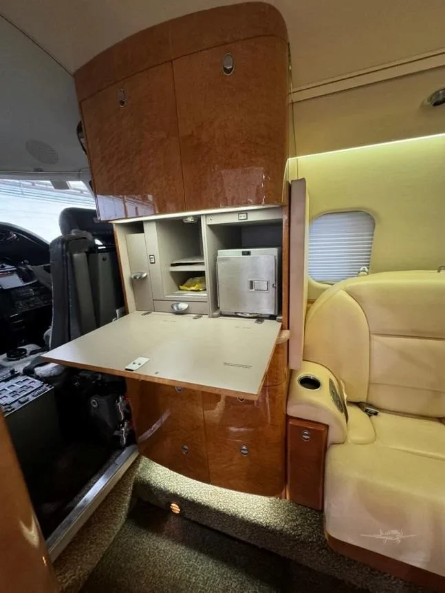 Cabin interior of a 2002 LEARJET 60.