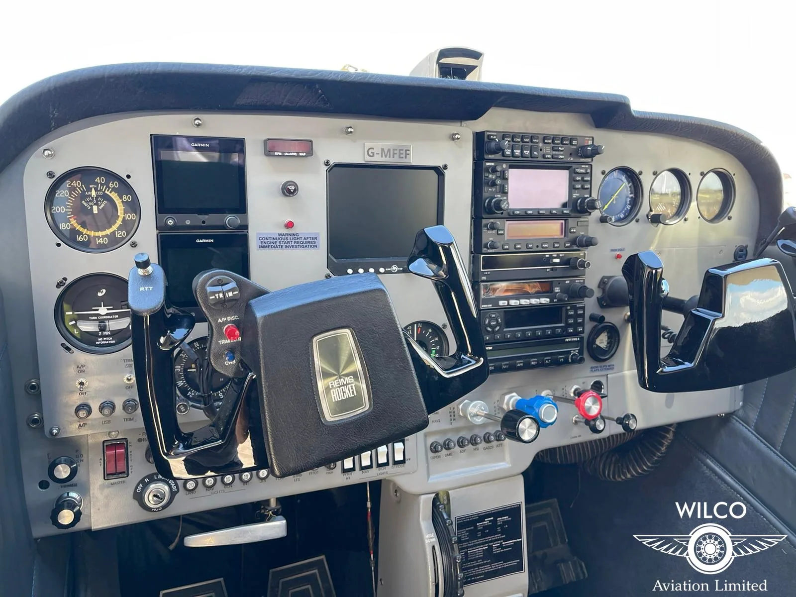 Avionics suite of a 1973 Cessna FR172J Reims Rocket.