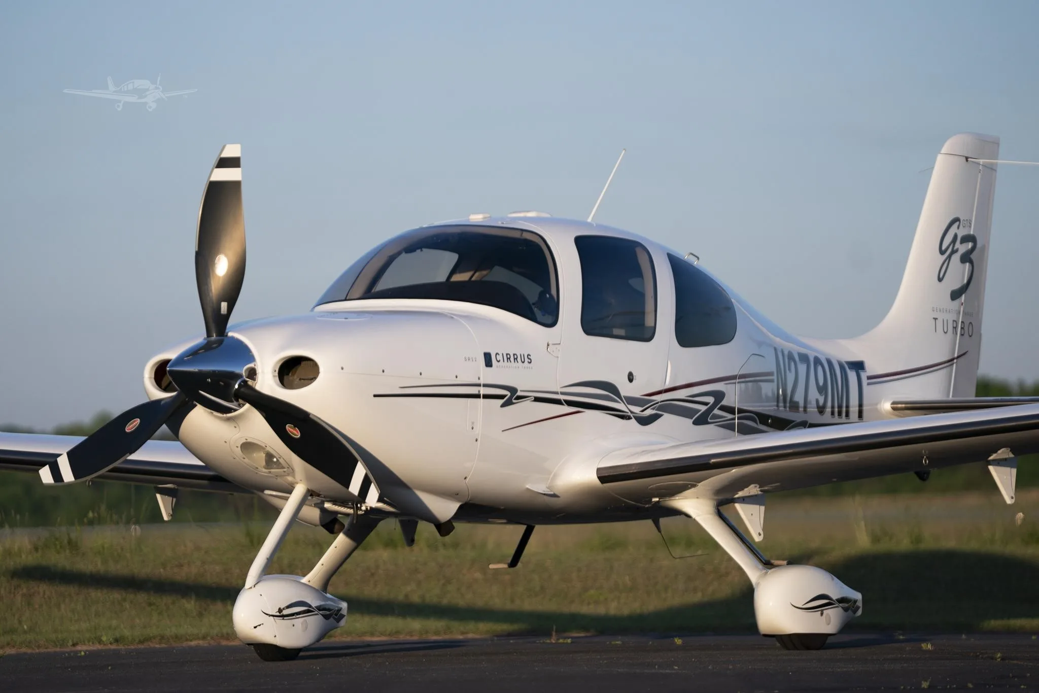 Exterior view of a 2007 CIRRUS SR22-G3 TURBO, N279MT.