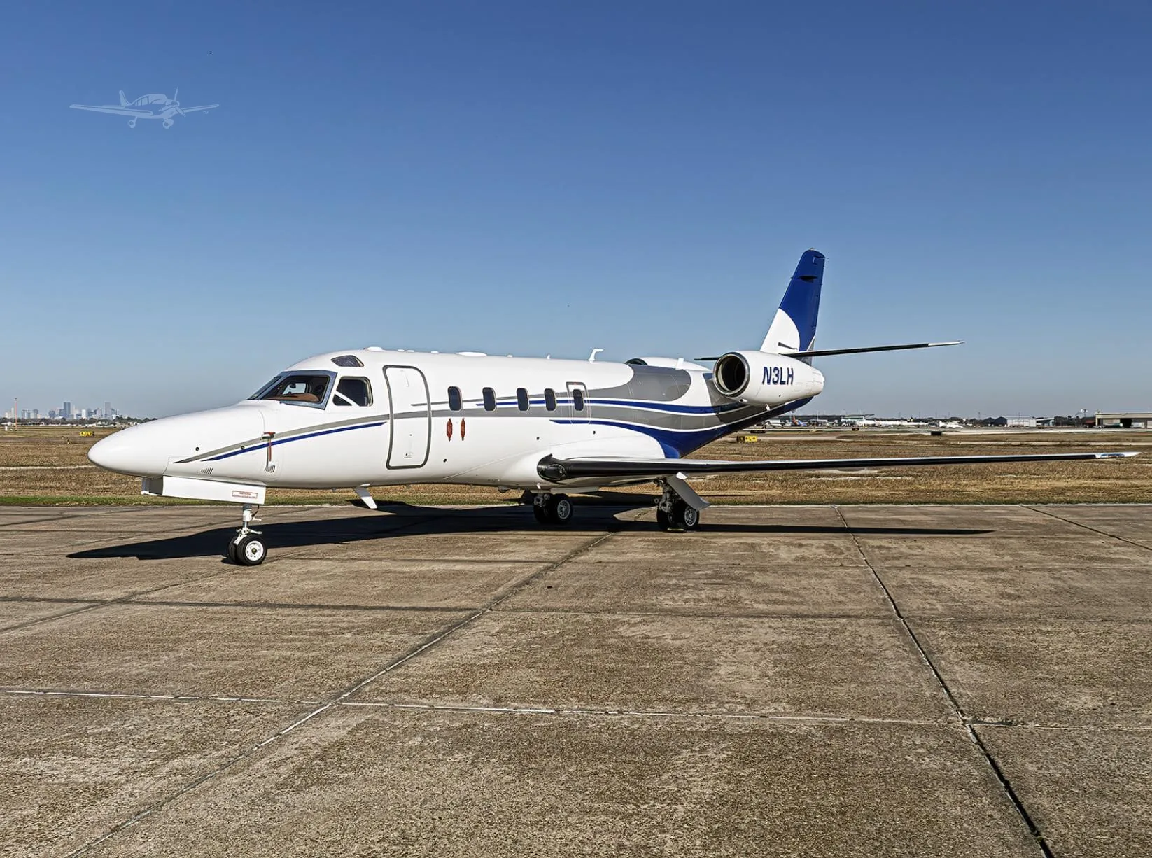 Exterior view of a 1989 ASTRA/GULFSTREAM ASTRA SP, N3LH.
