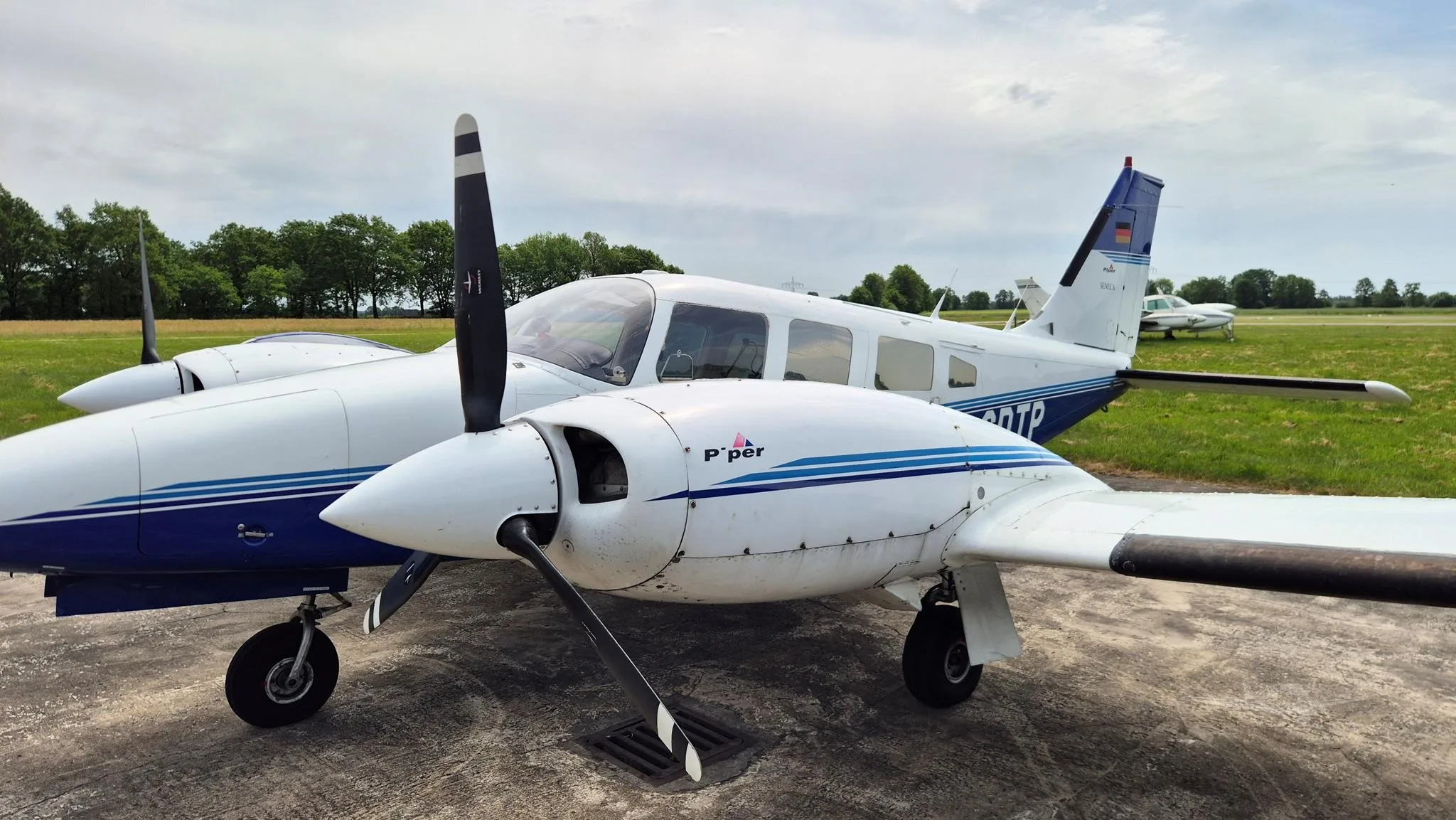 Exterior view of a 1979 PIPER SENECA II, D-GDTP.