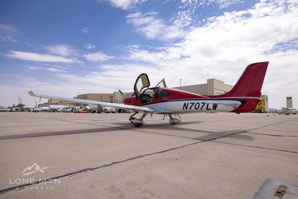 Exterior view of a 2024 Cirrus SR22T G7.