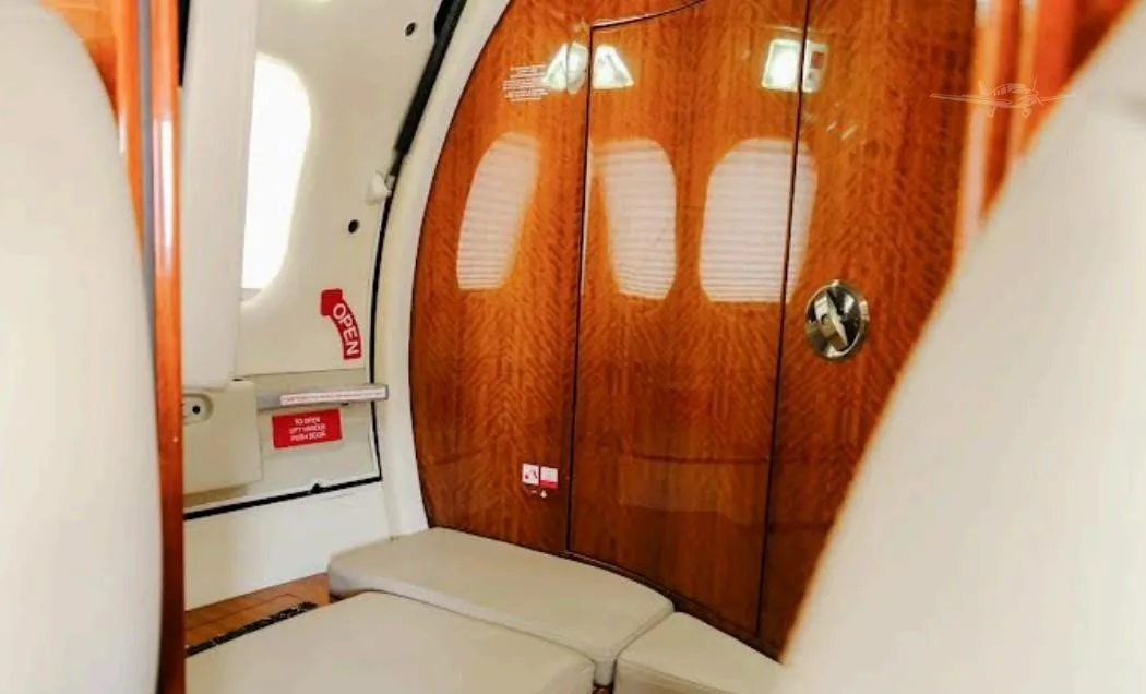 Cabin interior of a 2009 LEARJET 60XR.