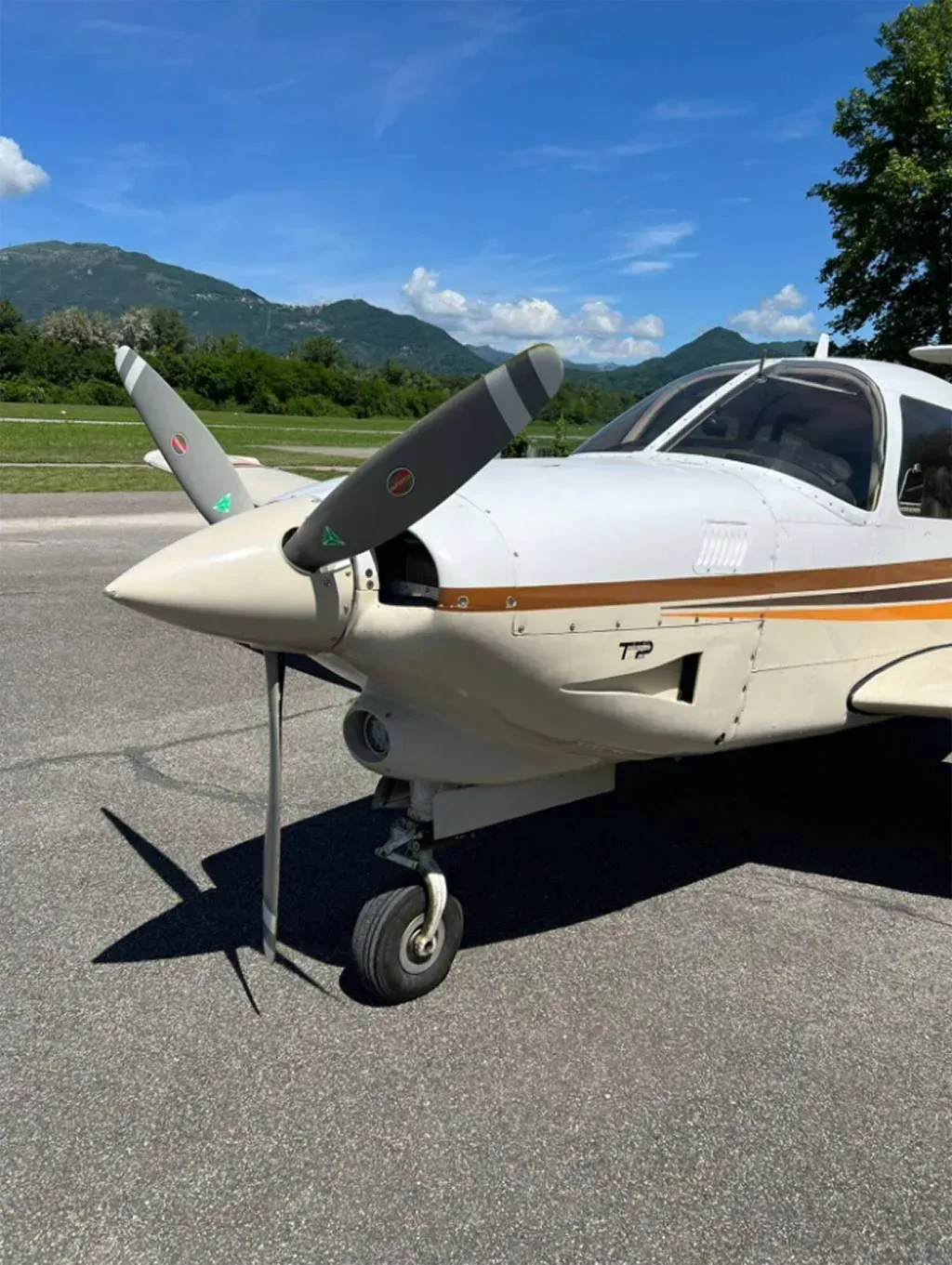 Cabin interior of a 1984 Piper Arrow IV.