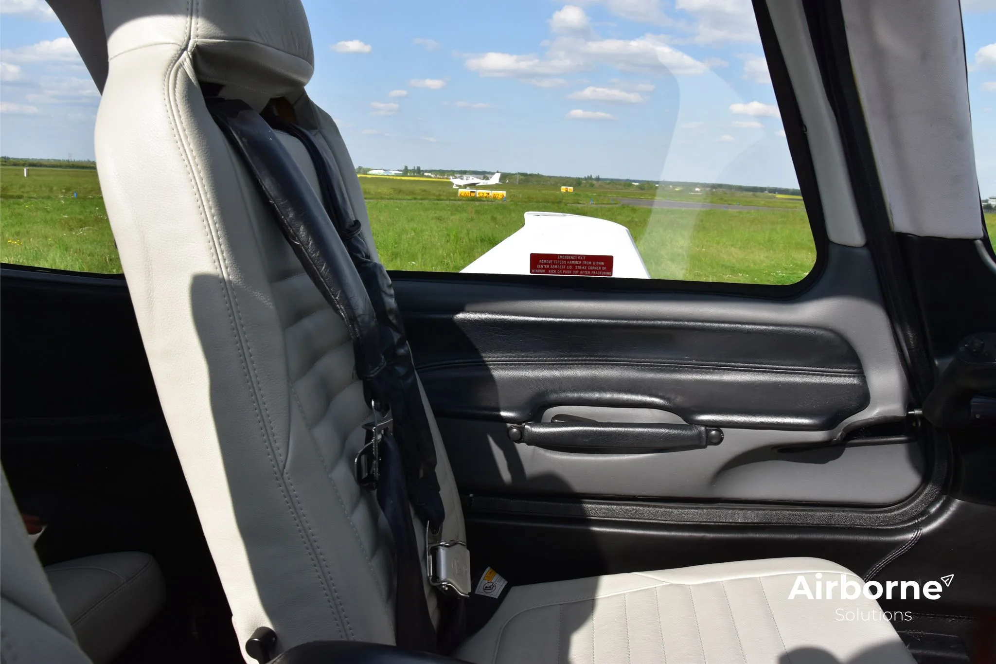 Exterior view of a 2013 Cirrus SR22 G5.