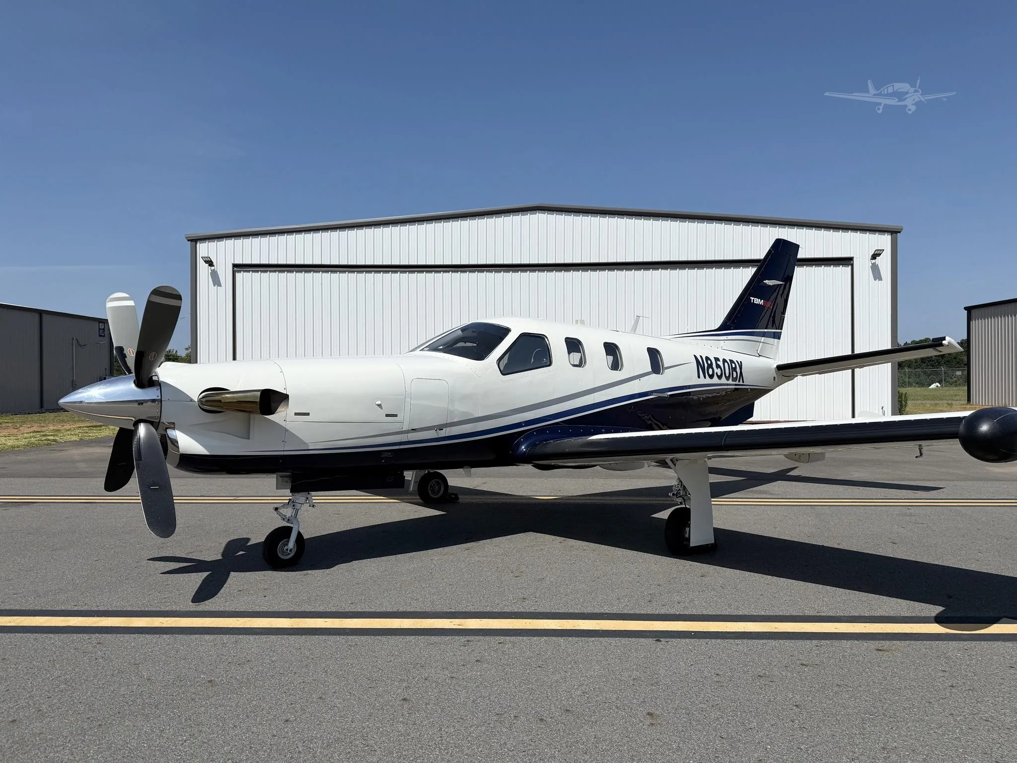 Exterior view of a 2013 DAHER TBM 850, N850BX.